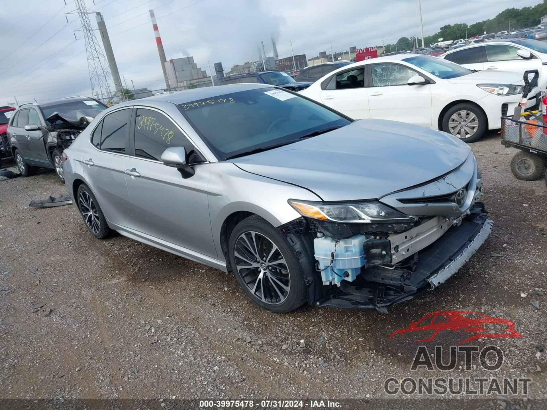 TOYOTA CAMRY 2018 - 4T1B11HK0JU084375