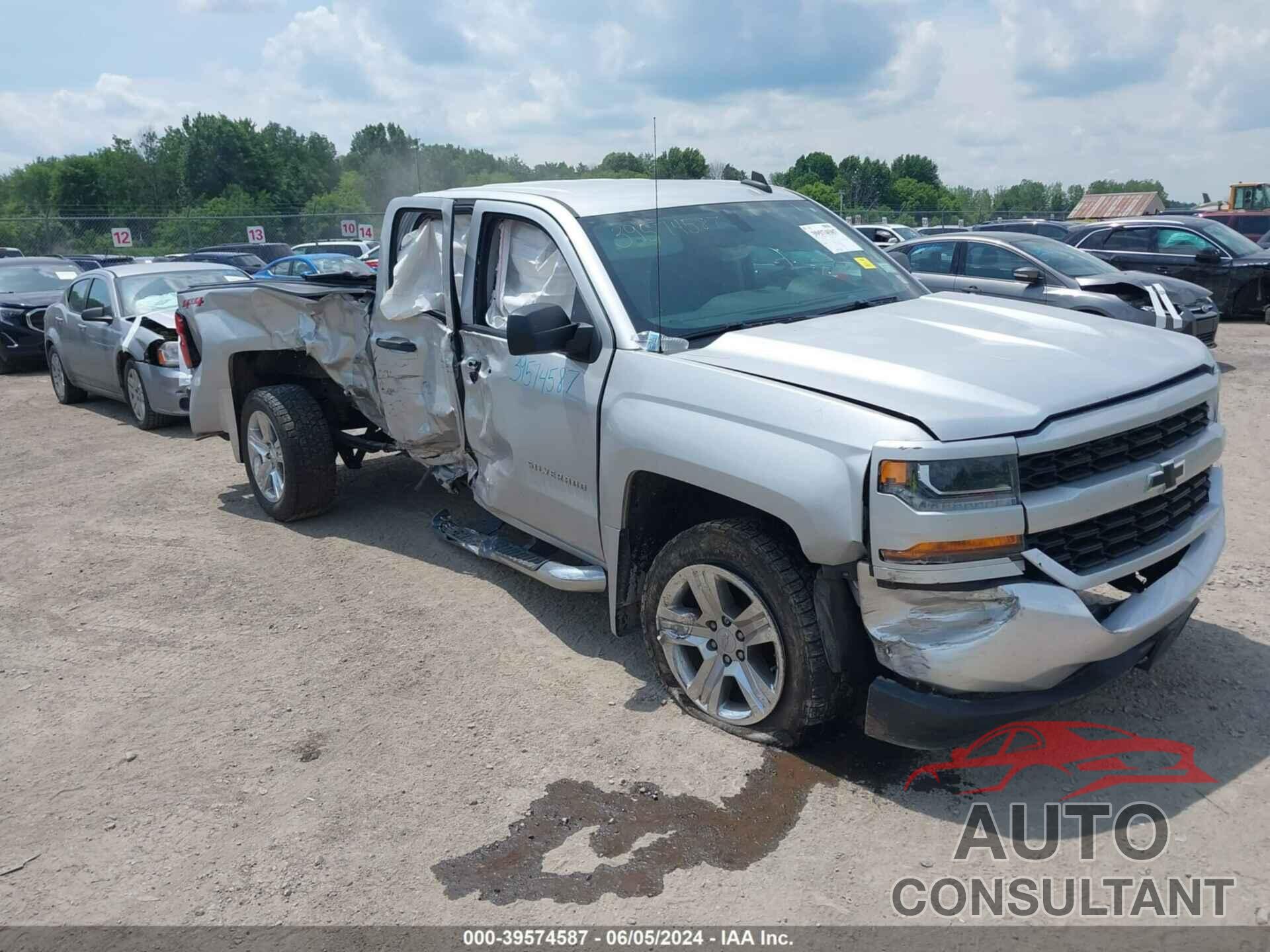 CHEVROLET SILVERADO 1500 2018 - 1GCVKPEC7JZ372606