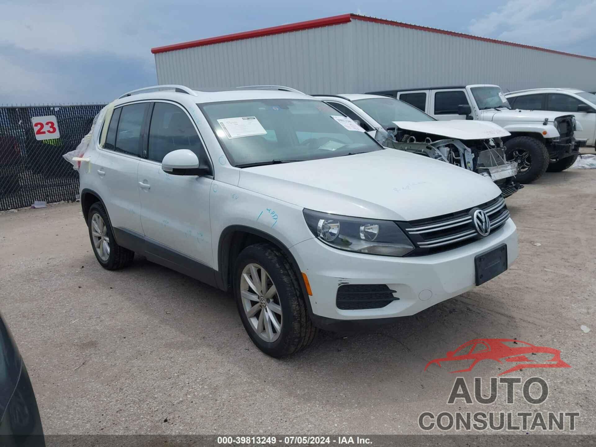 VOLKSWAGEN TIGUAN 2017 - WVGRV7AX2HK021599