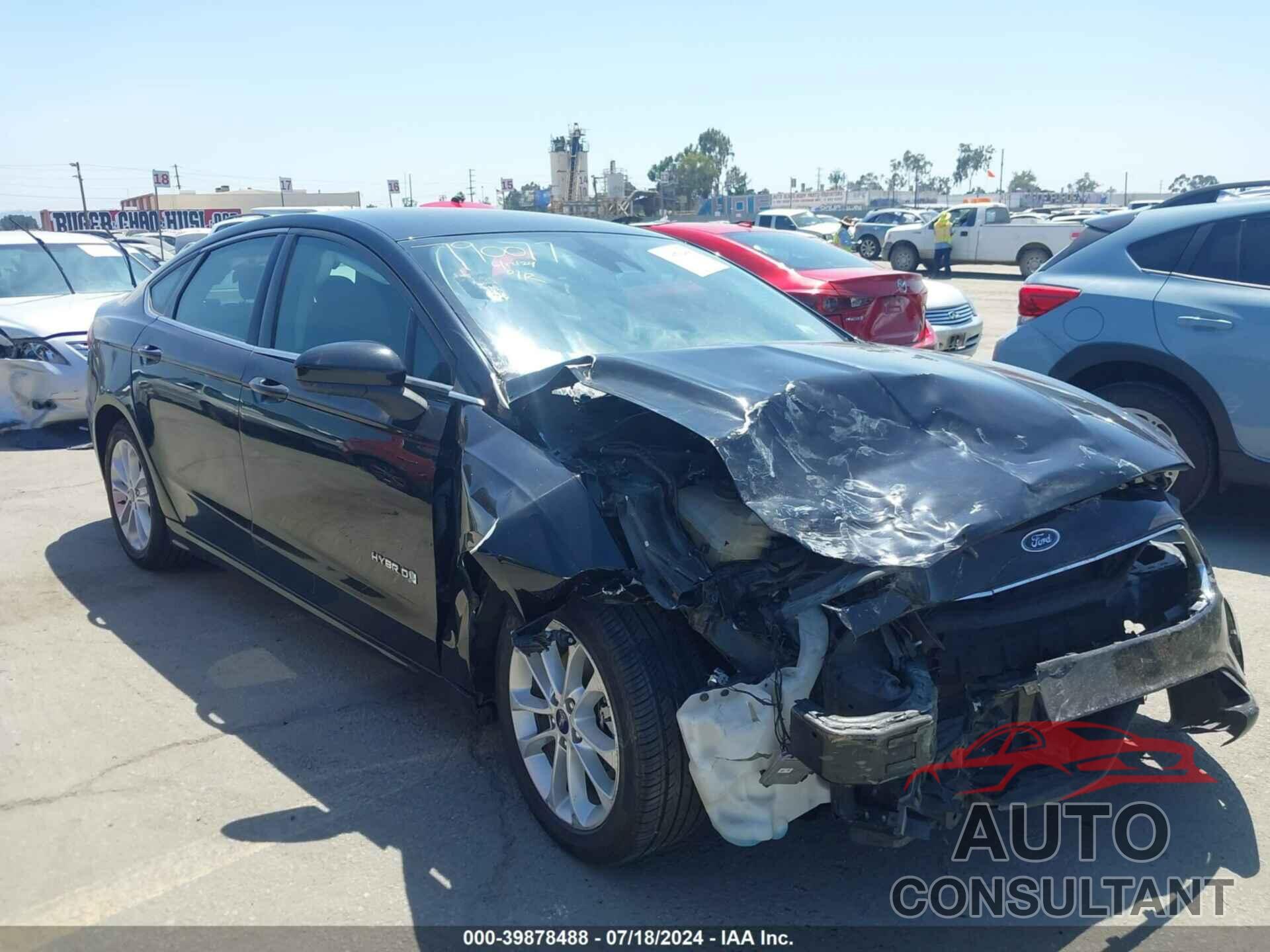 FORD FUSION HYBRID 2019 - 3FA6P0LU0KR151773