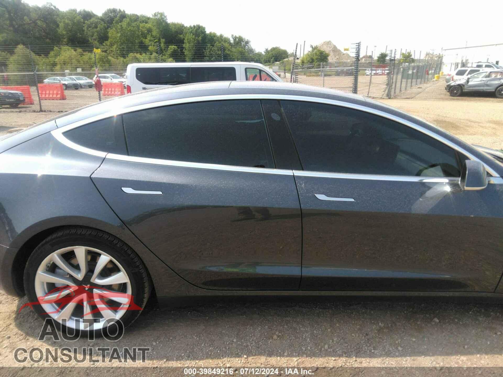 TESLA MODEL 3 2018 - 5YJ3E1EA9JF047245