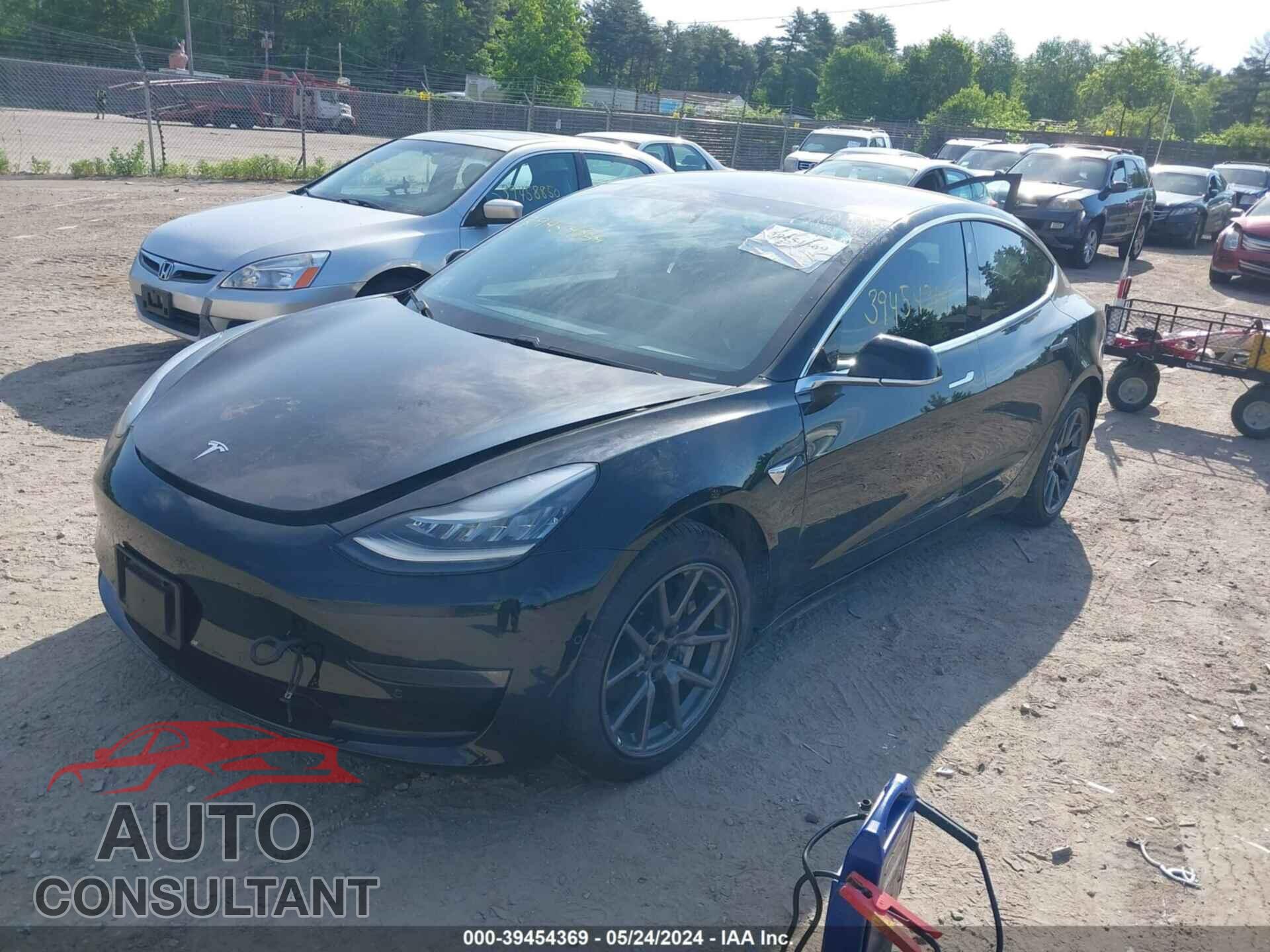 TESLA MODEL 3 2018 - 5YJ3E1EB5JF127408