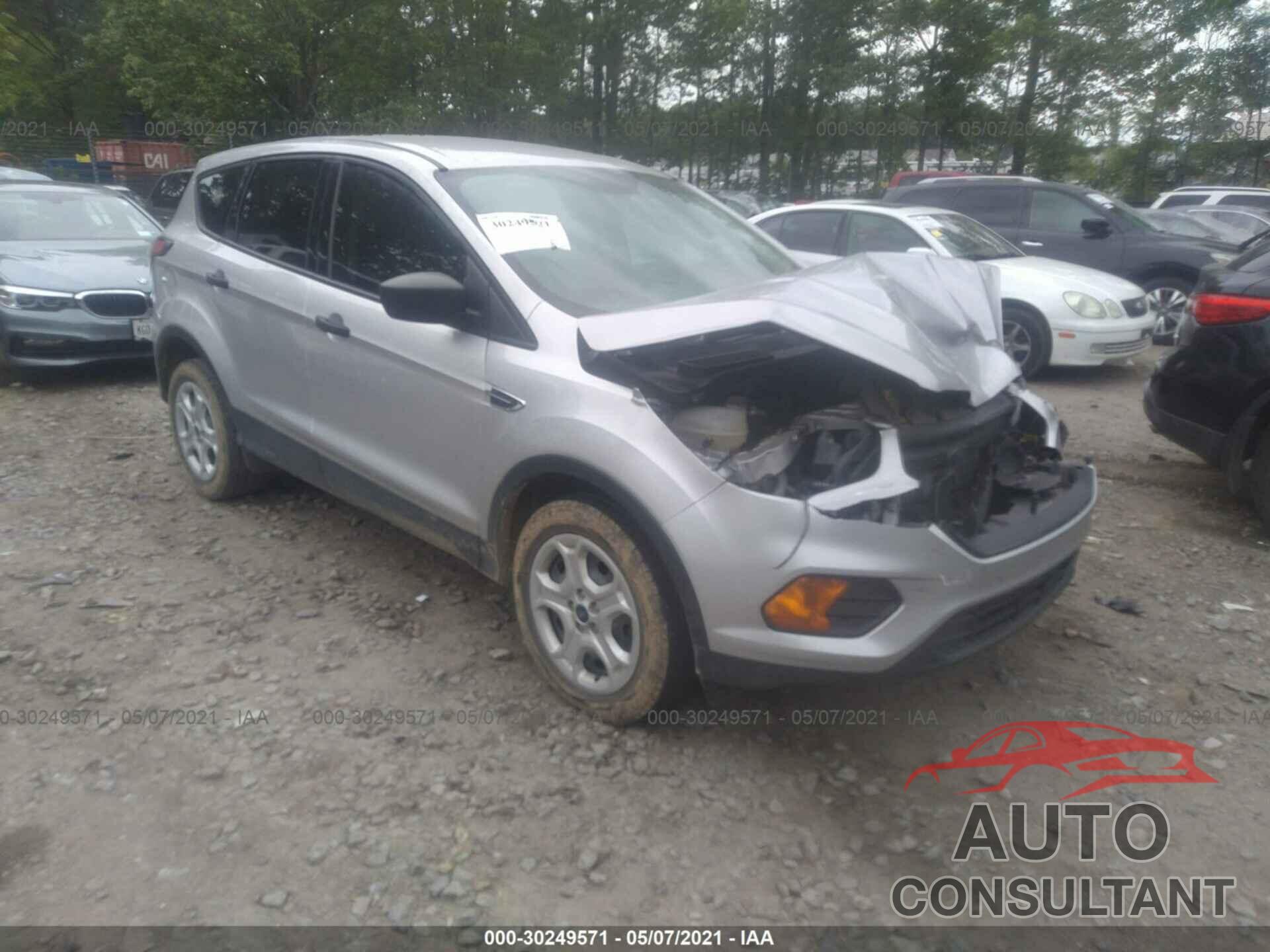 FORD ESCAPE 2017 - 1FMCU0F75HUB20432