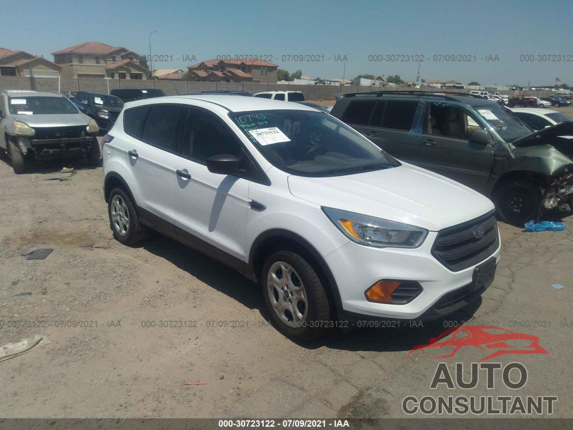 FORD ESCAPE 2017 - 1FMCU0F72HUA61842