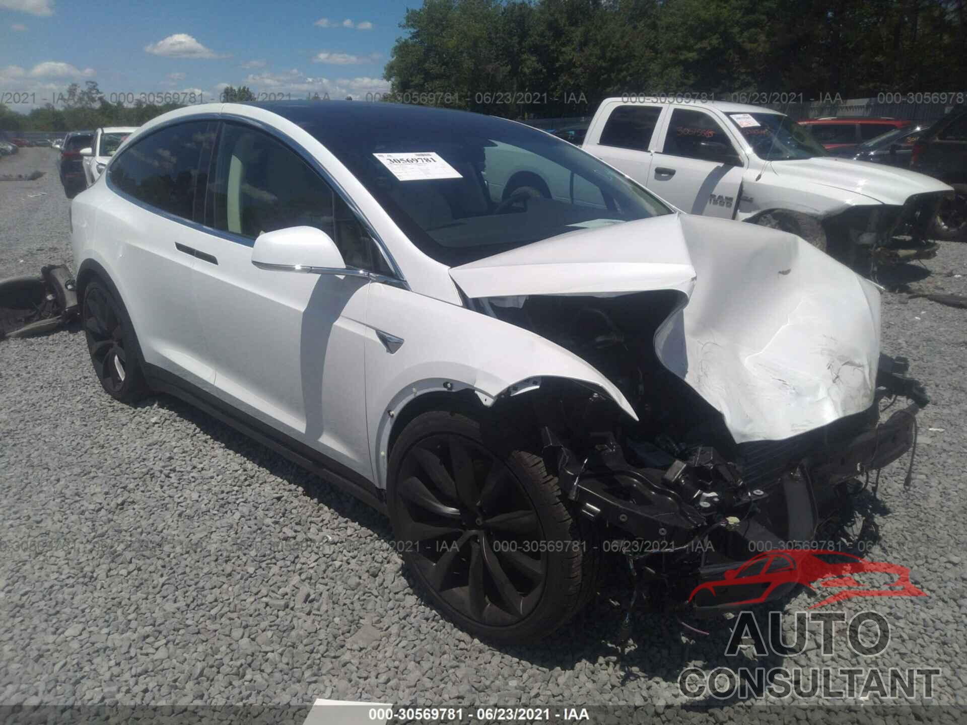 TESLA MODEL X 2019 - 5YJXCAE26KF162192