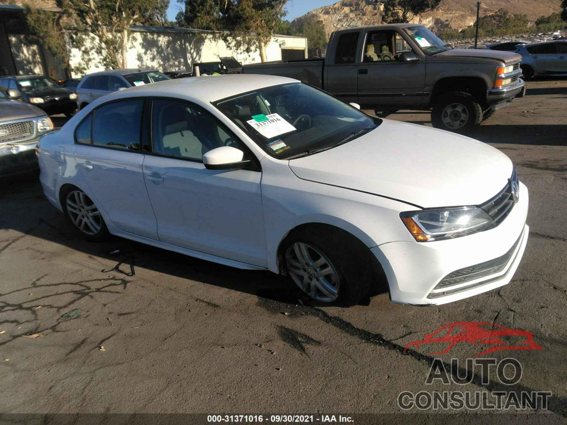 VOLKSWAGEN JETTA 2018 - 3VW2B7AJ5JM263521