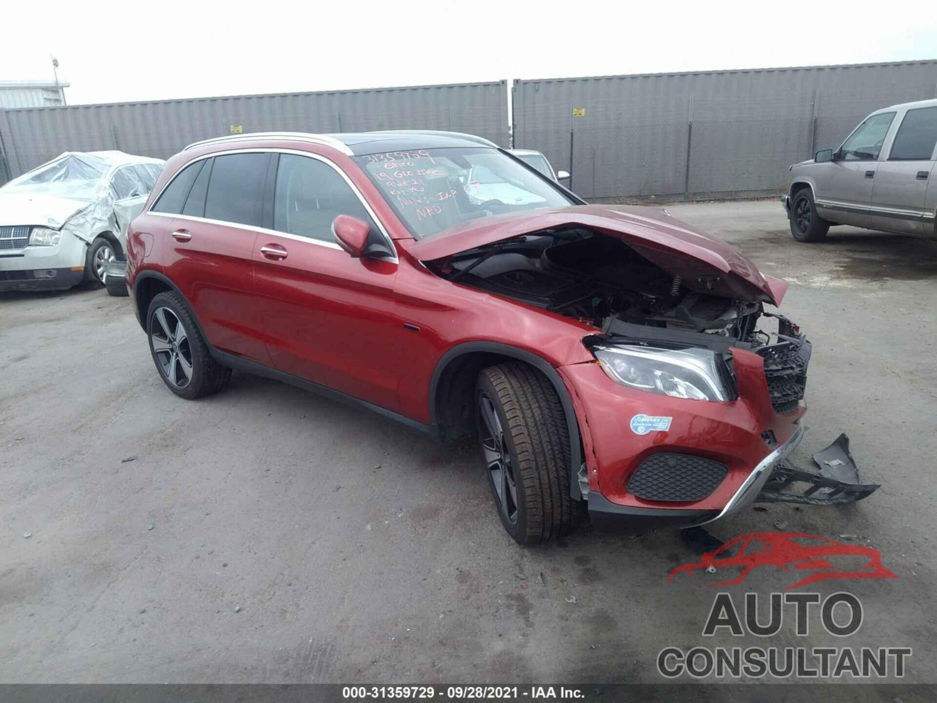 MERCEDES-BENZ GLC 2019 - WDC0G5EB3KF598727