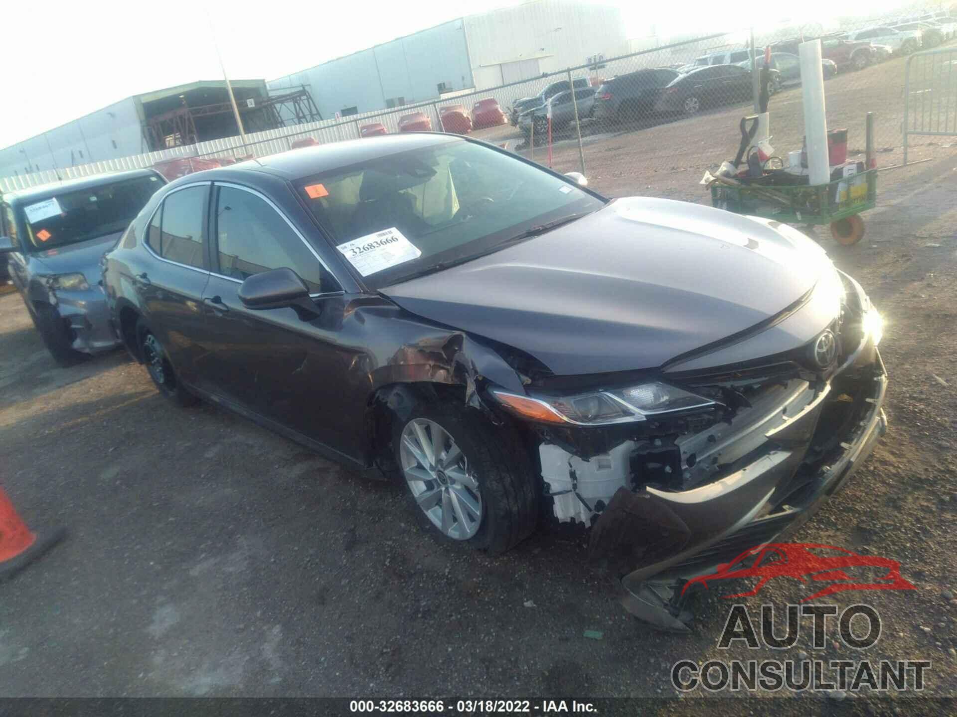 TOYOTA CAMRY 2021 - 4T1C11AK0MU406662
