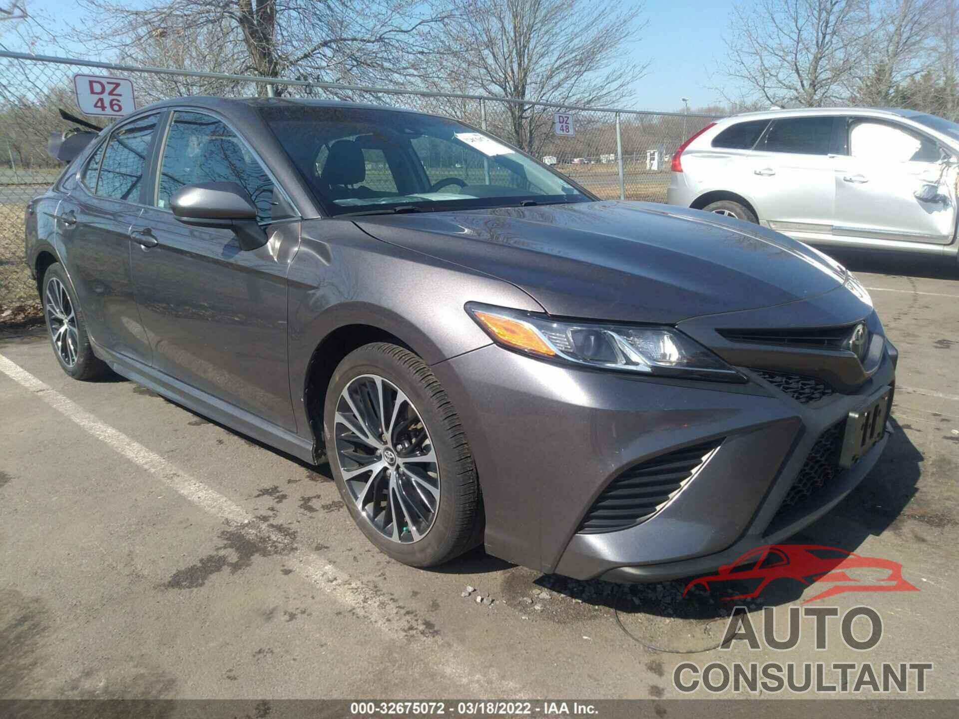 TOYOTA CAMRY 2018 - 4T1B11HK7JU639371