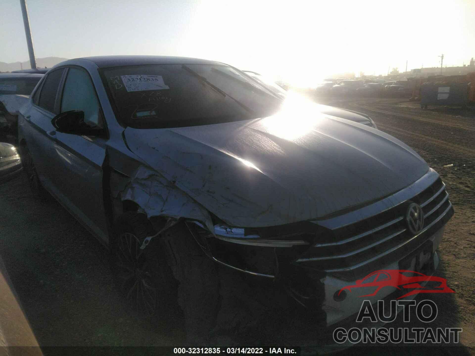 VOLKSWAGEN JETTA 2019 - 3VWE57BU3KM007134