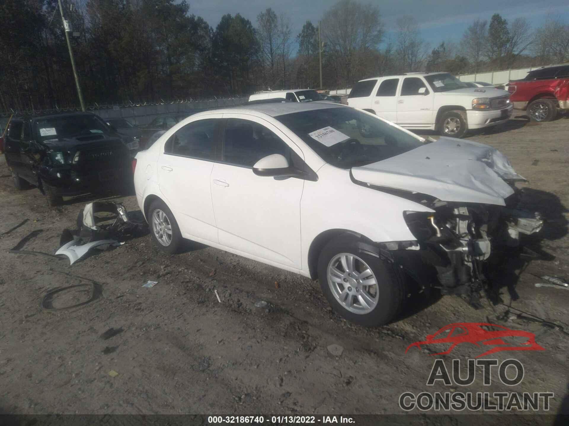 CHEVROLET SONIC 2016 - 1G1JC5SH2G4138324