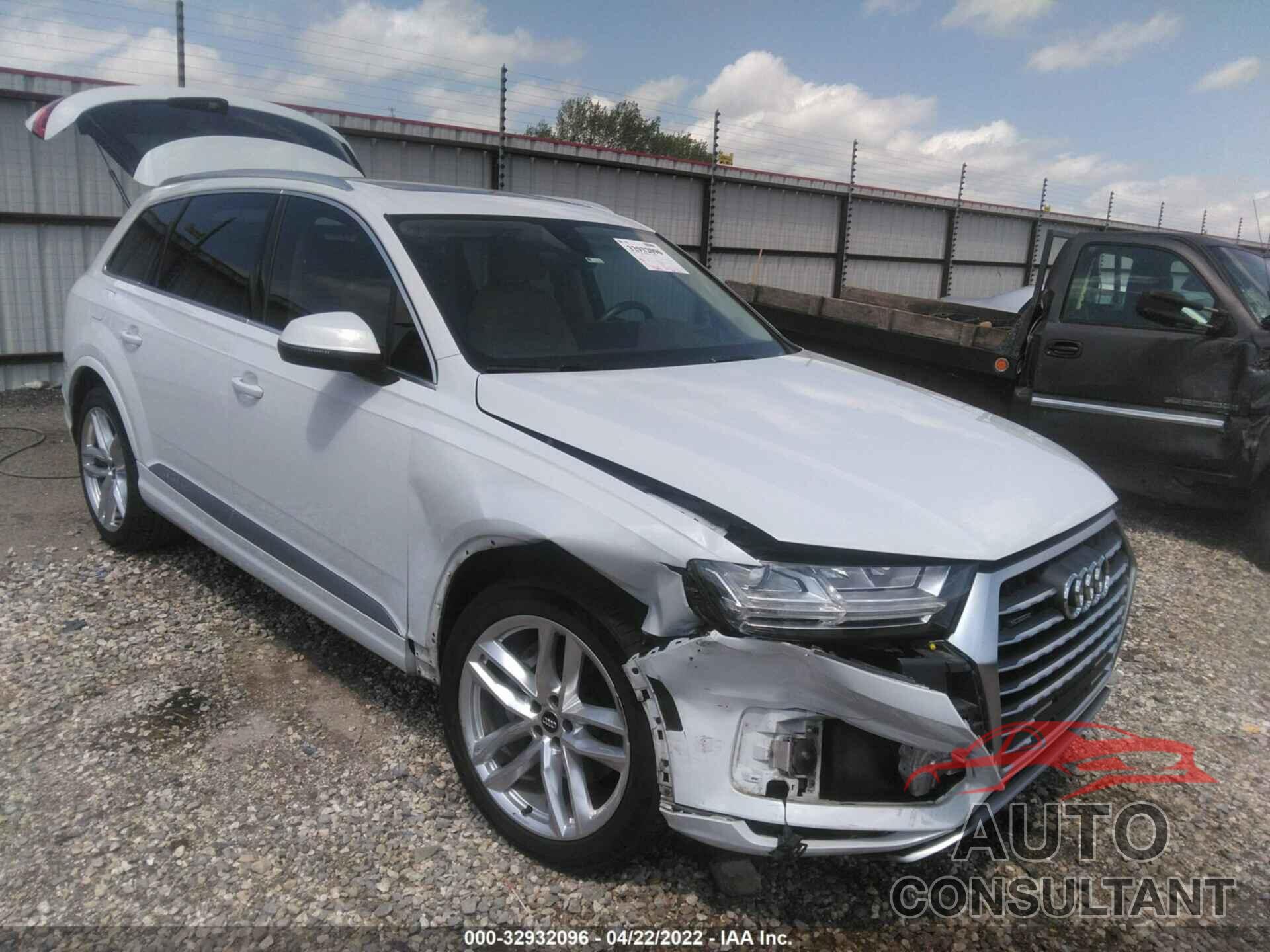 AUDI Q7 2018 - WA1VAAF75JD044495