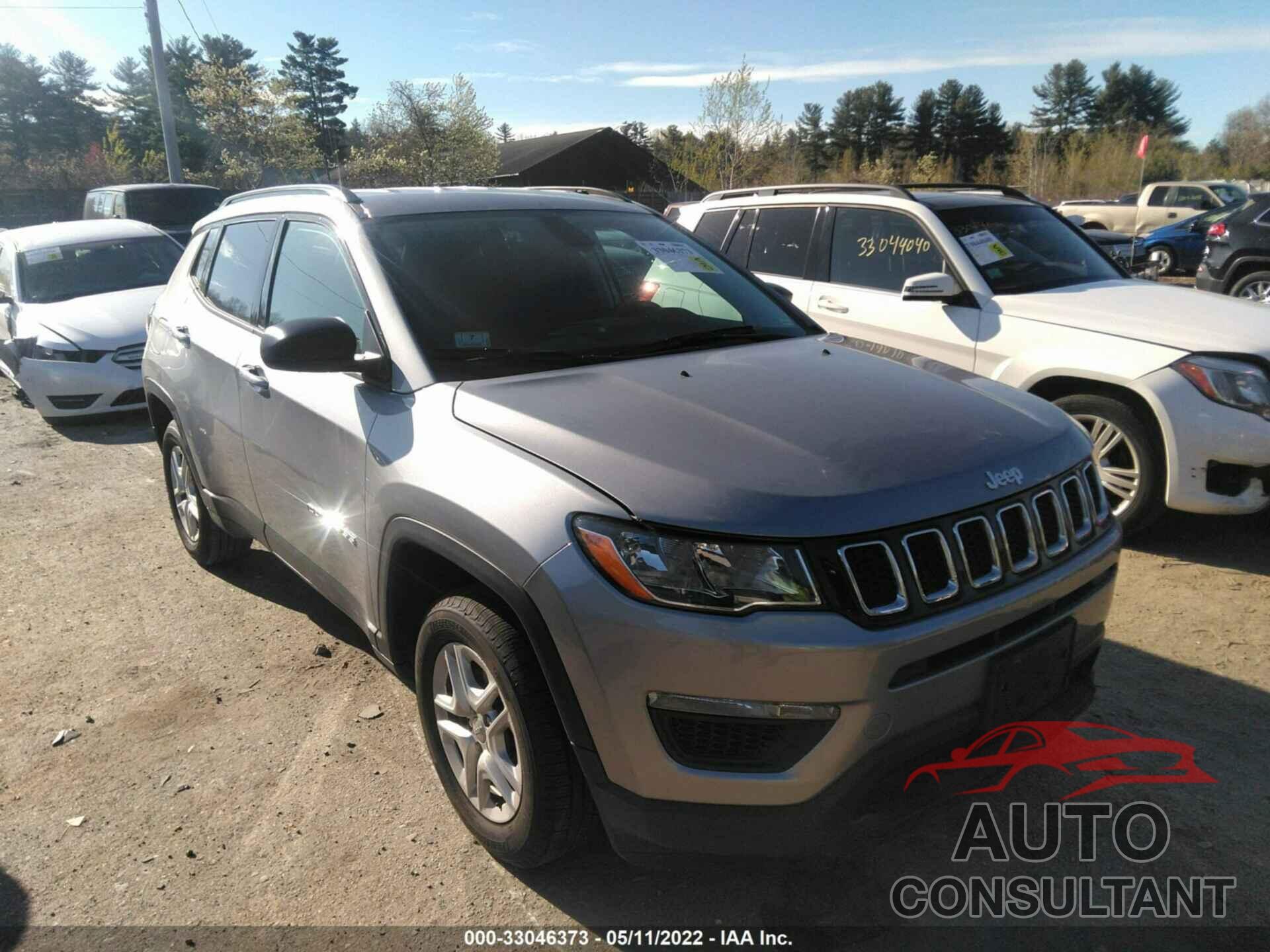 JEEP COMPASS 2018 - 3C4NJCAB4JT335318