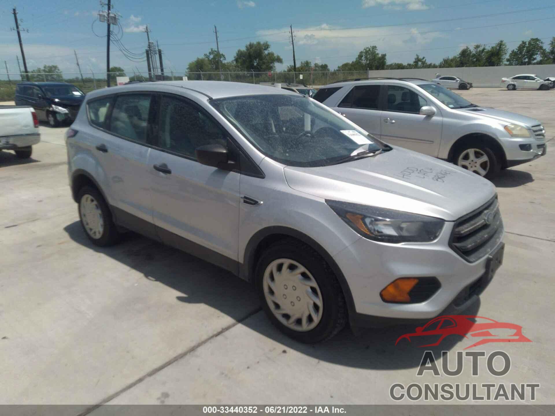 FORD ESCAPE 2018 - 1FMCU0F73JUA41864
