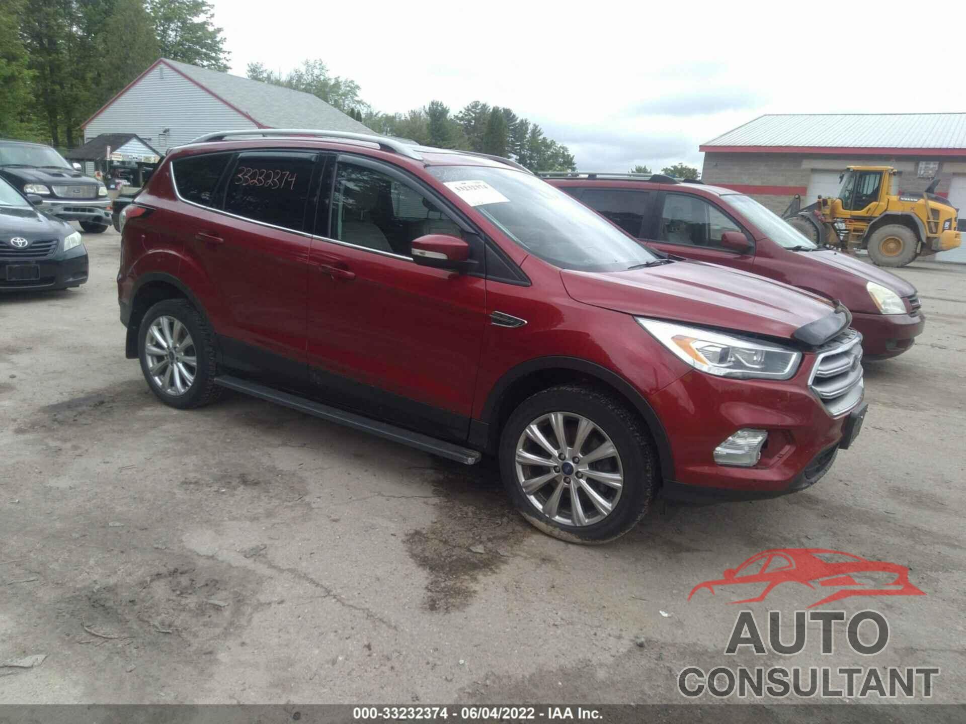 FORD ESCAPE 2017 - 1FMCU9J90HUC70302
