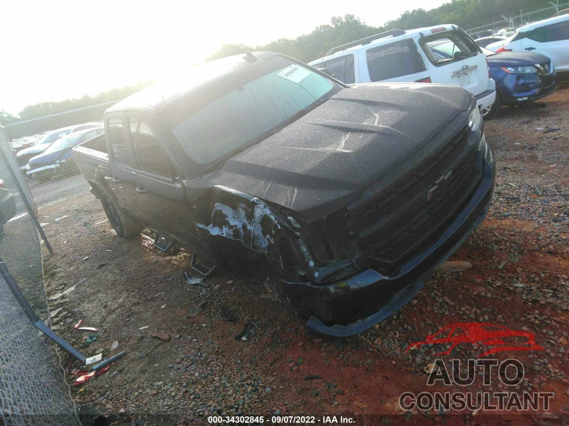 CHEVROLET SILVERADO 1500 2018 - 1GCVKREC2JZ204609