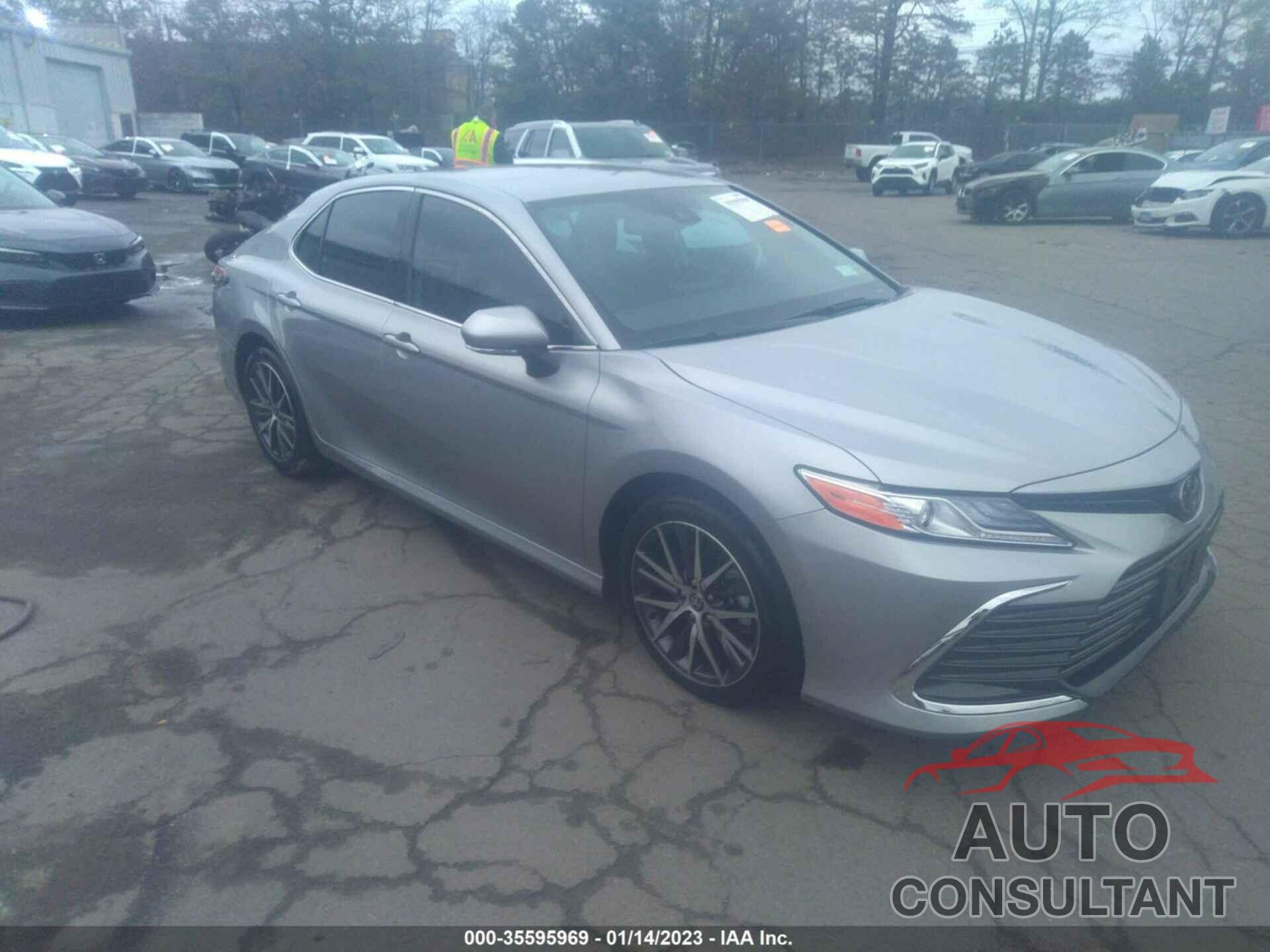 TOYOTA CAMRY 2022 - 4T1F11BK8NU060261