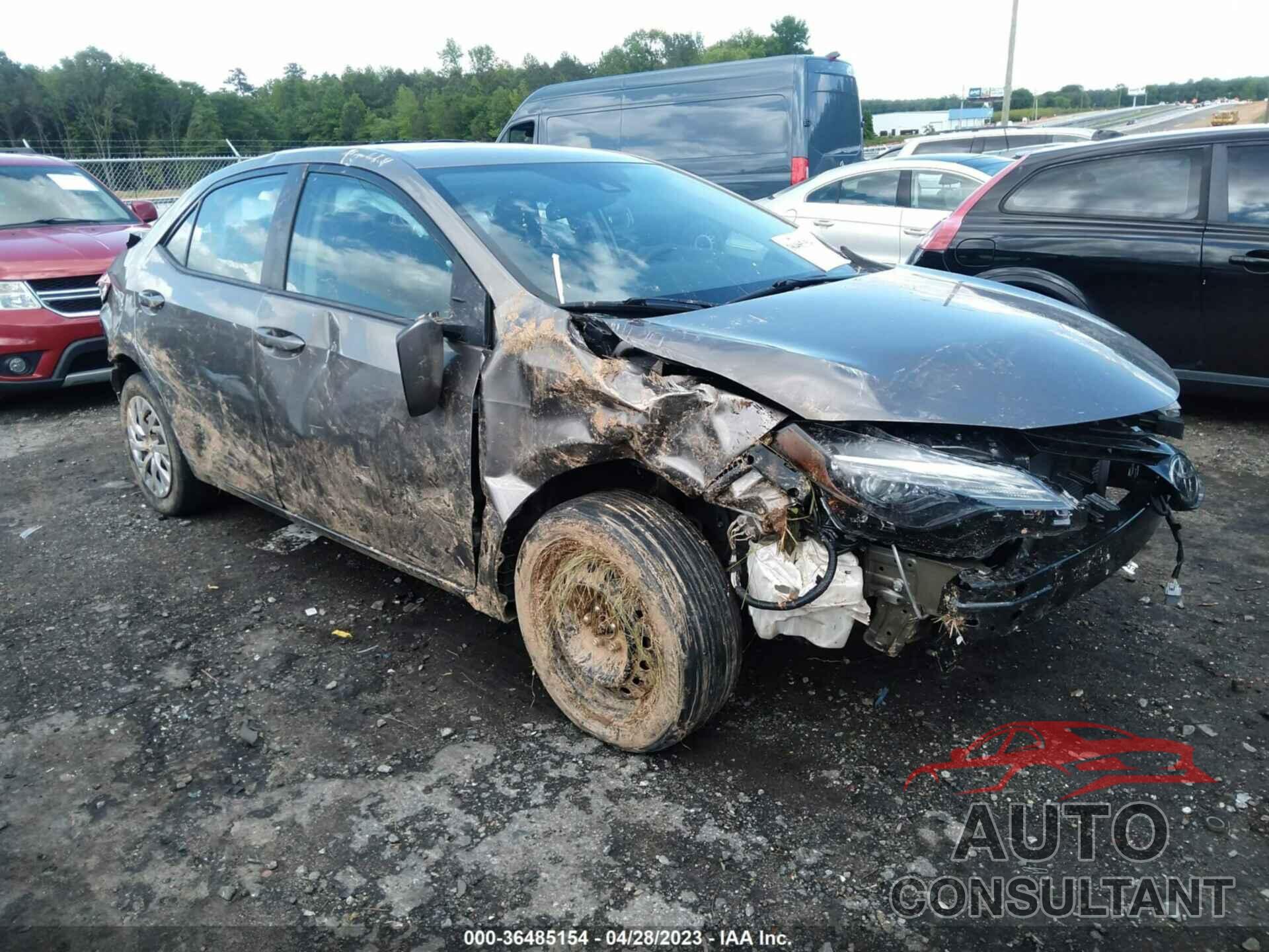 TOYOTA COROLLA 2018 - 5YFBURHE5JP821961