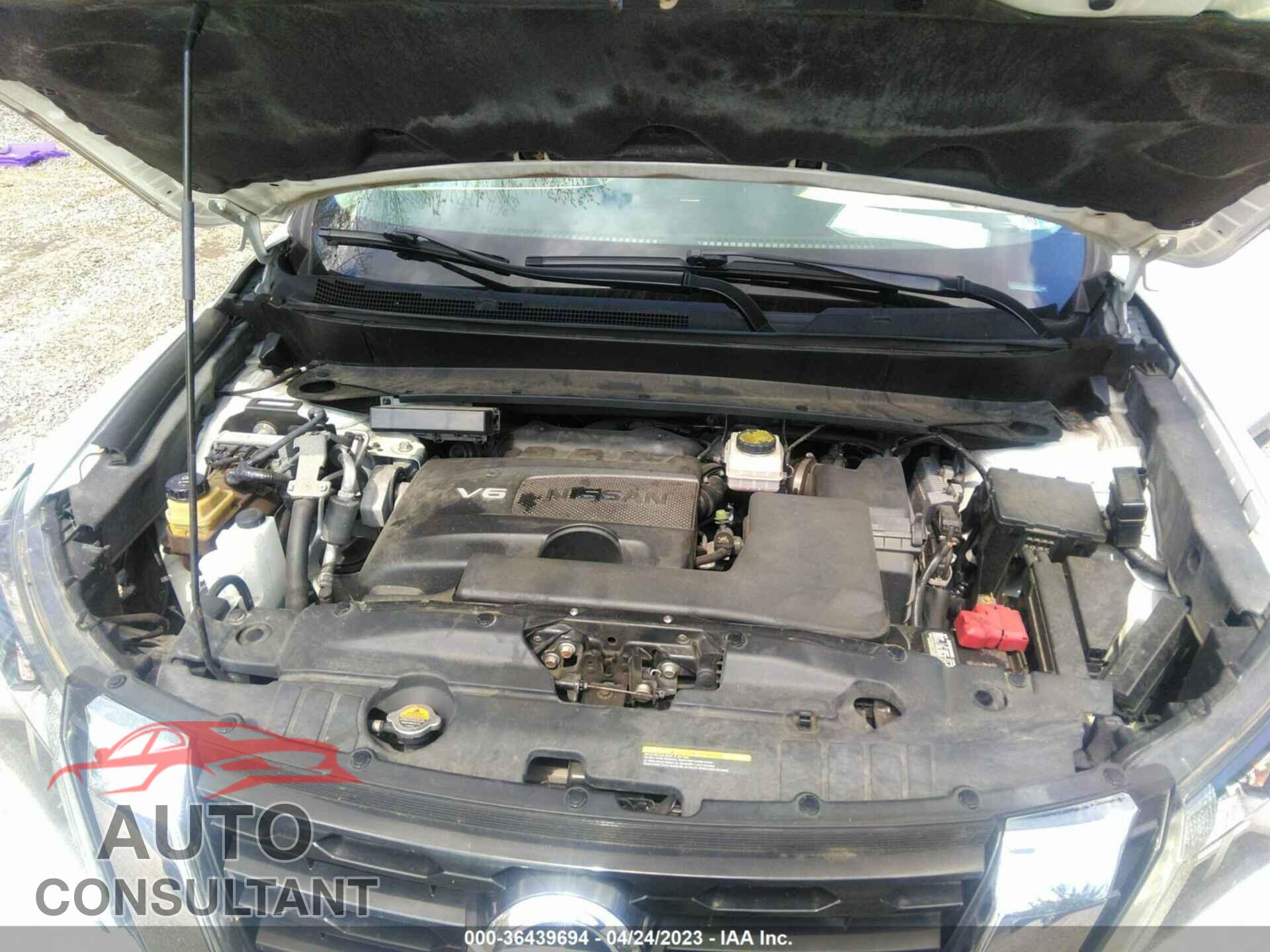NISSAN PATHFINDER 2017 - 5N1DR2MM5HC608666