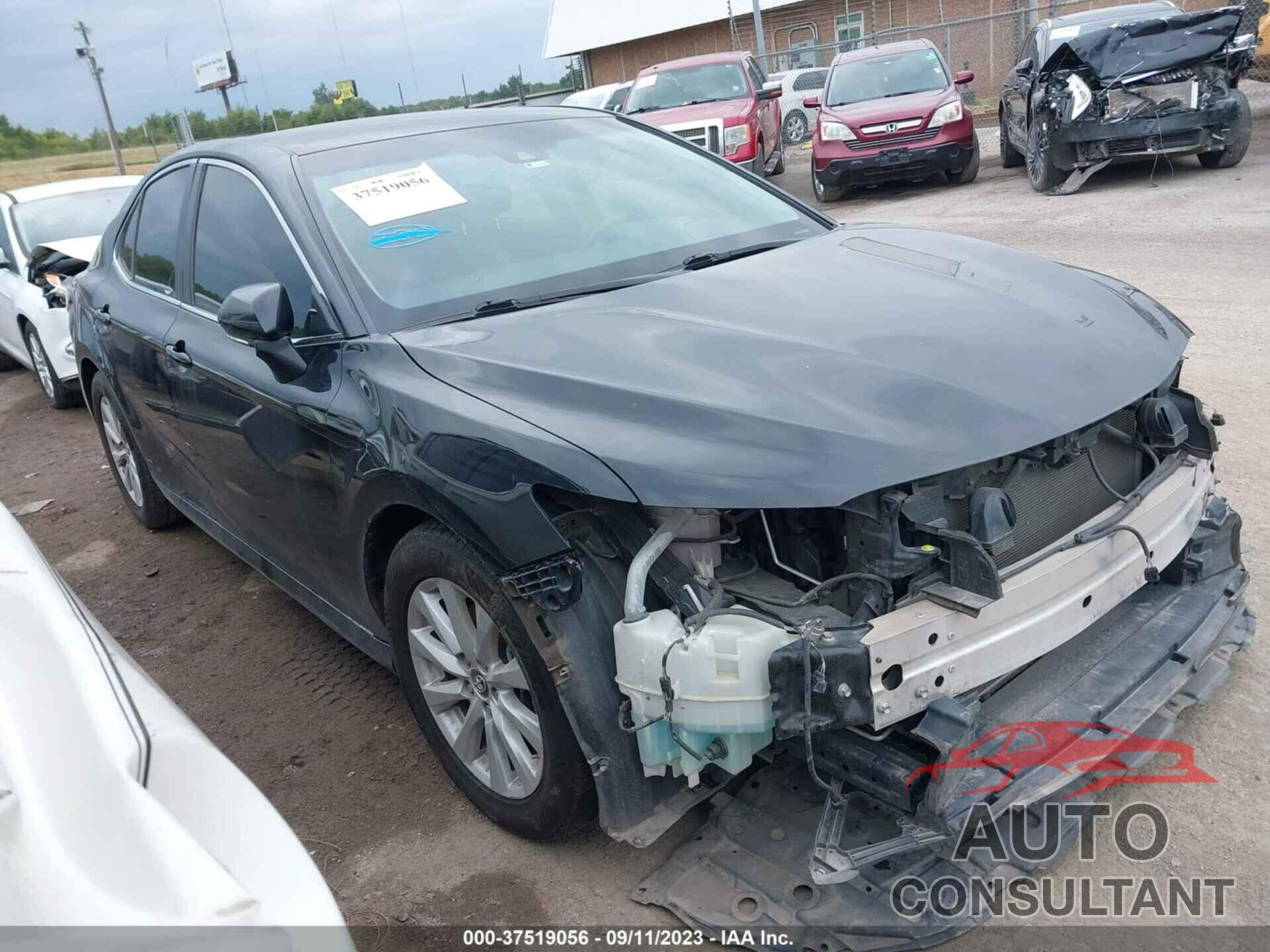 TOYOTA CAMRY 2018 - 4T1B11HK4JU561292