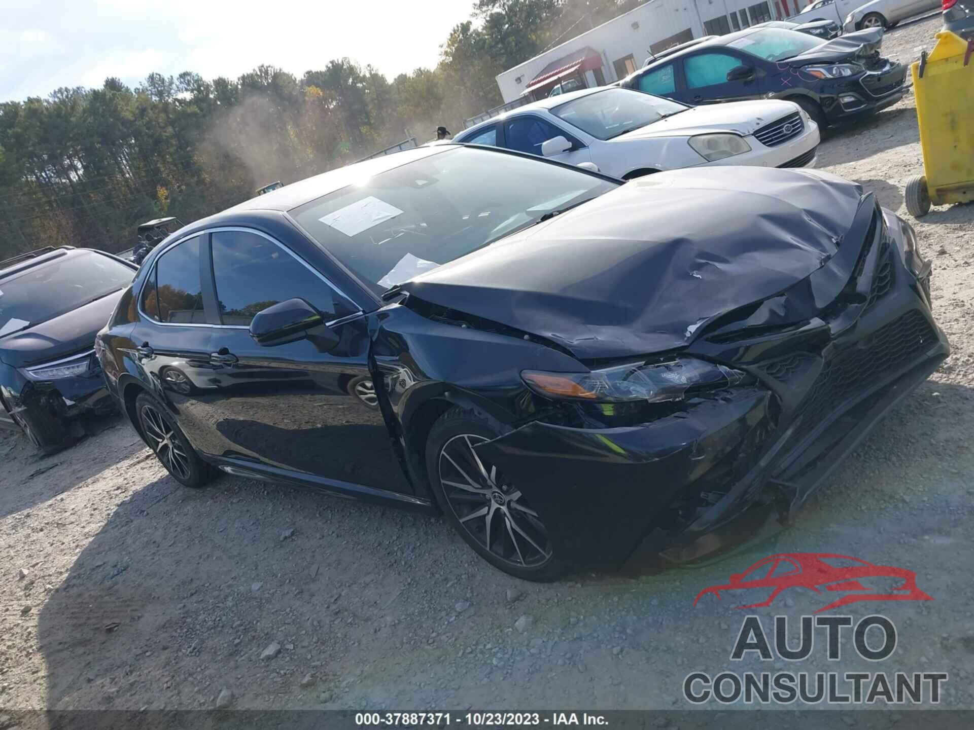 TOYOTA CAMRY 2021 - 4T1G11AKXMU495318