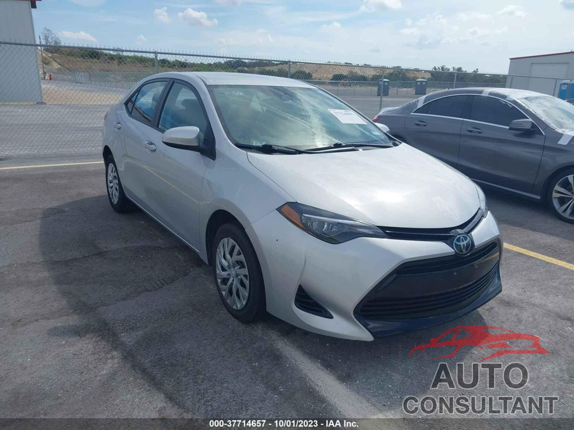 TOYOTA COROLLA 2018 - 2T1BURHE0JC055766