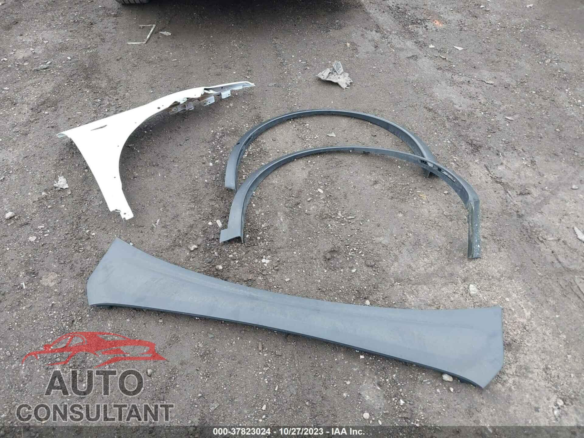 TESLA MODEL X 2023 - 7SAXCBE58PF366258