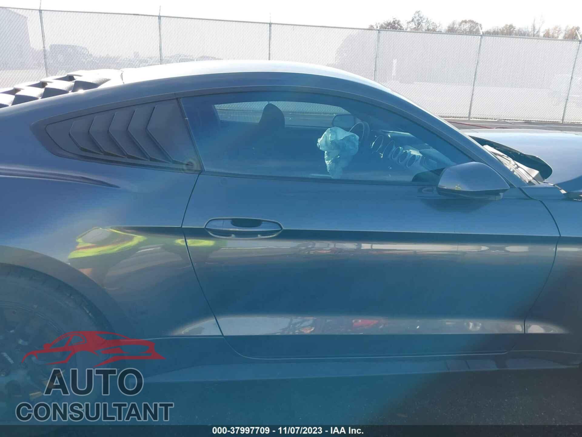 FORD MUSTANG 2018 - 1FA6P8TH1J5126433