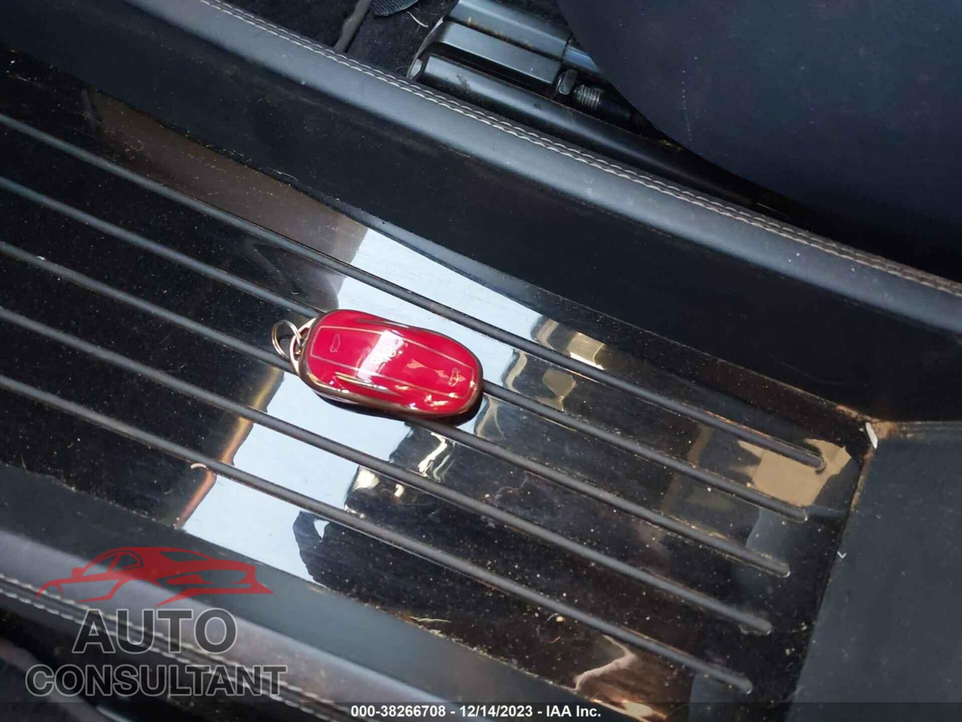 TESLA MODEL S 2015 - 5YJSA1E26FF115914