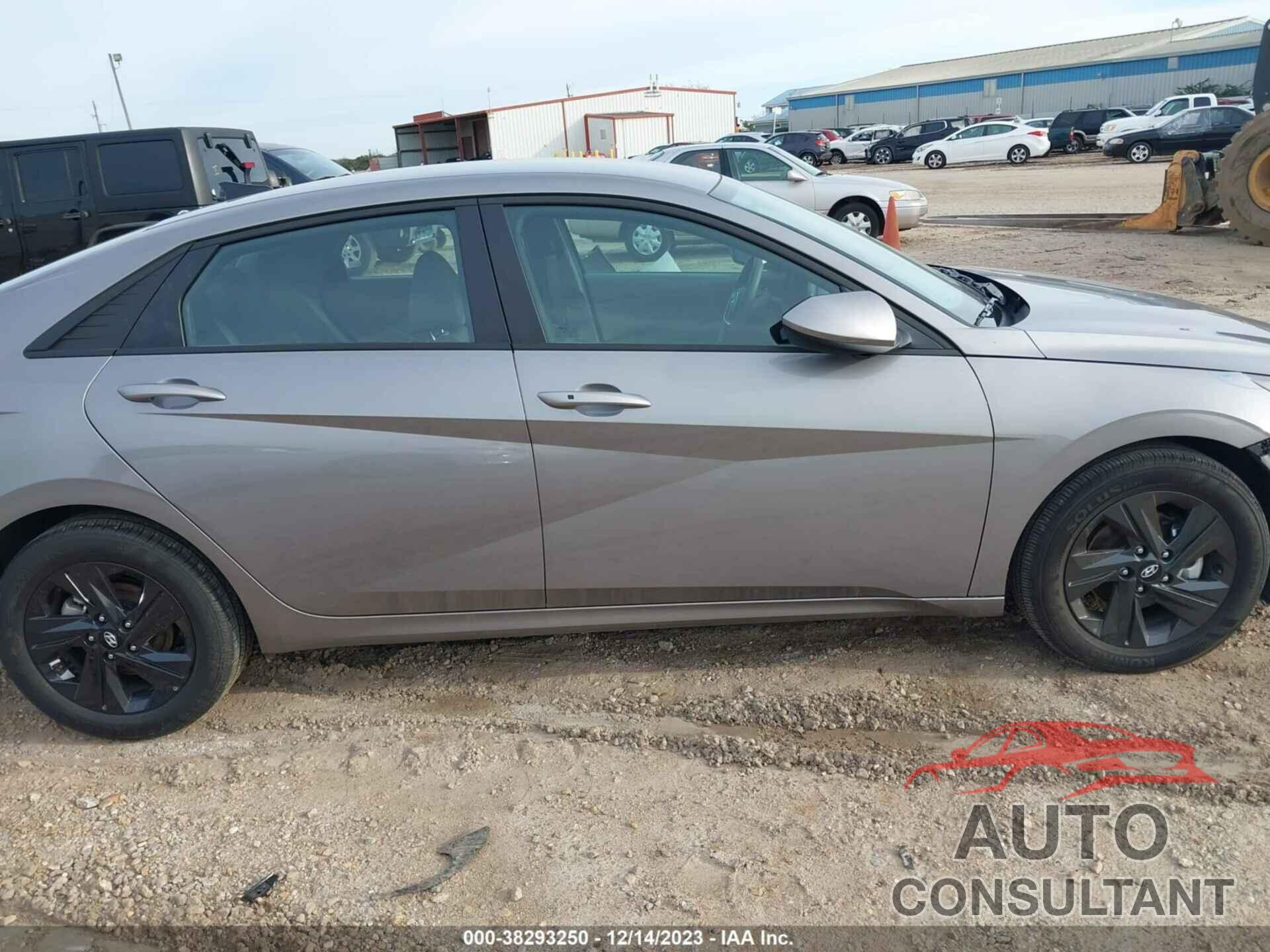 HYUNDAI ELANTRA 2023 - KMHLM4AGXPU602942