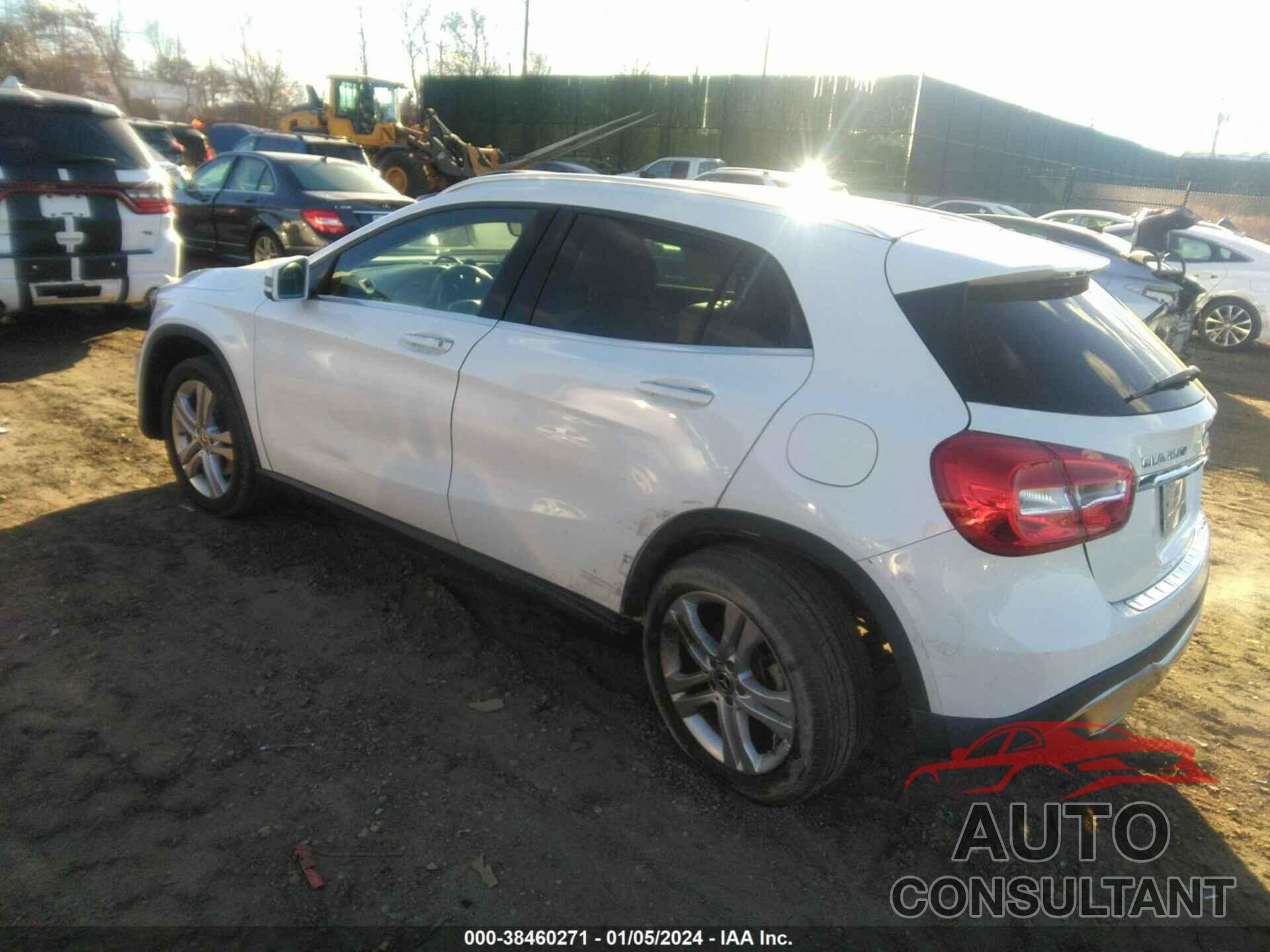 MERCEDES-BENZ GLA 2019 - WDCTG4GB0KJ551706