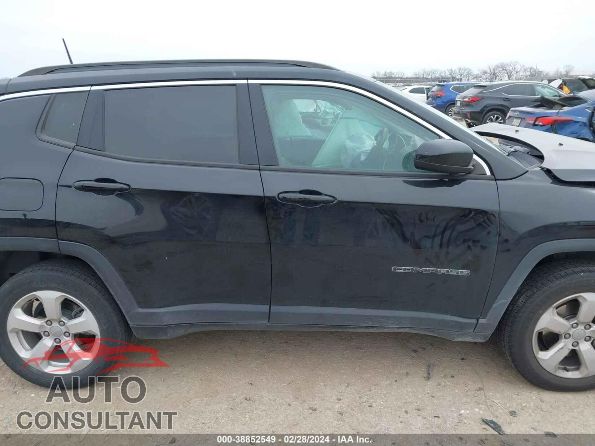 JEEP COMPASS 2018 - 3C4NJDBB1JT201824