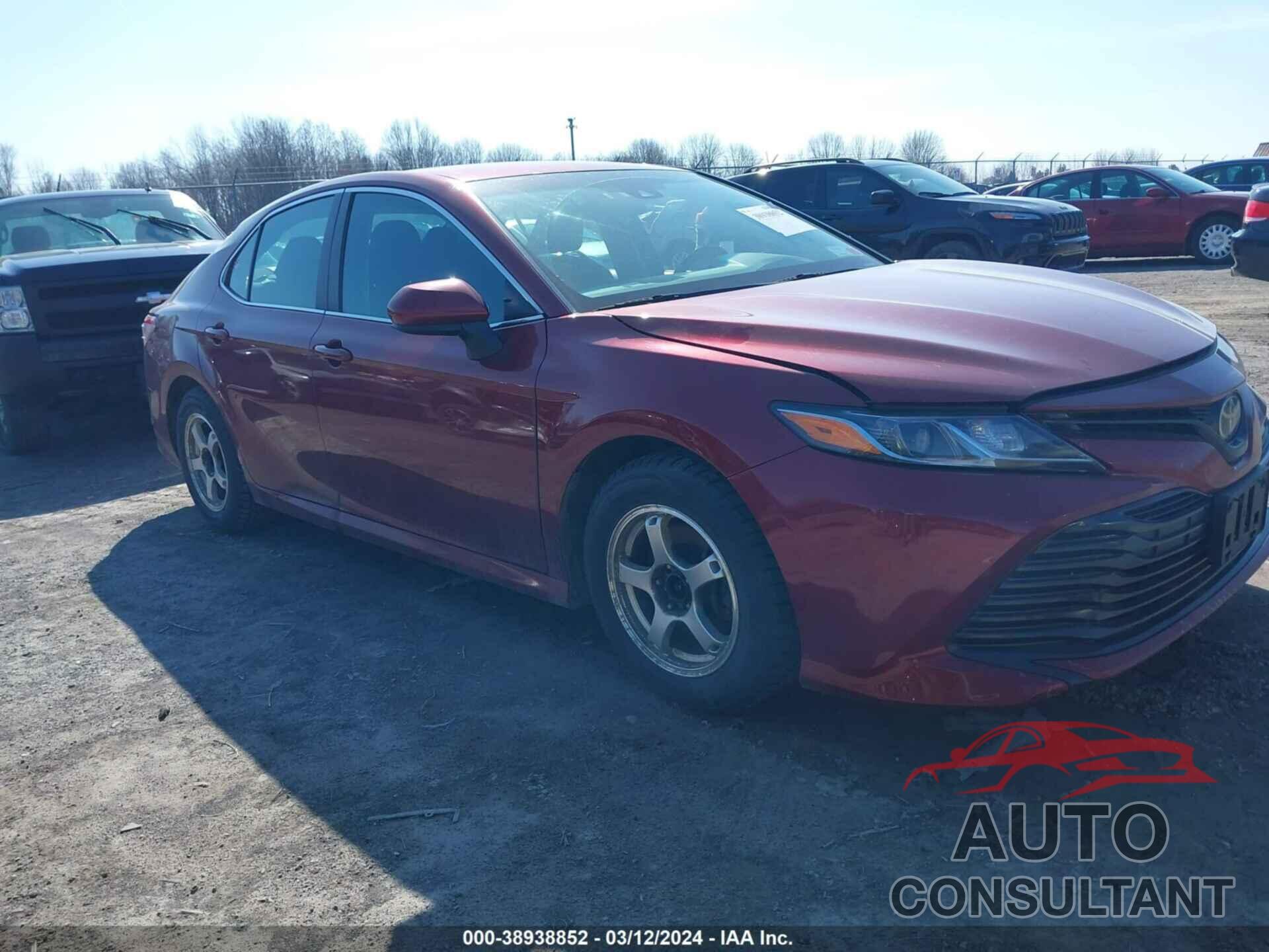 TOYOTA CAMRY 2018 - 4T1B11HK1JU500210