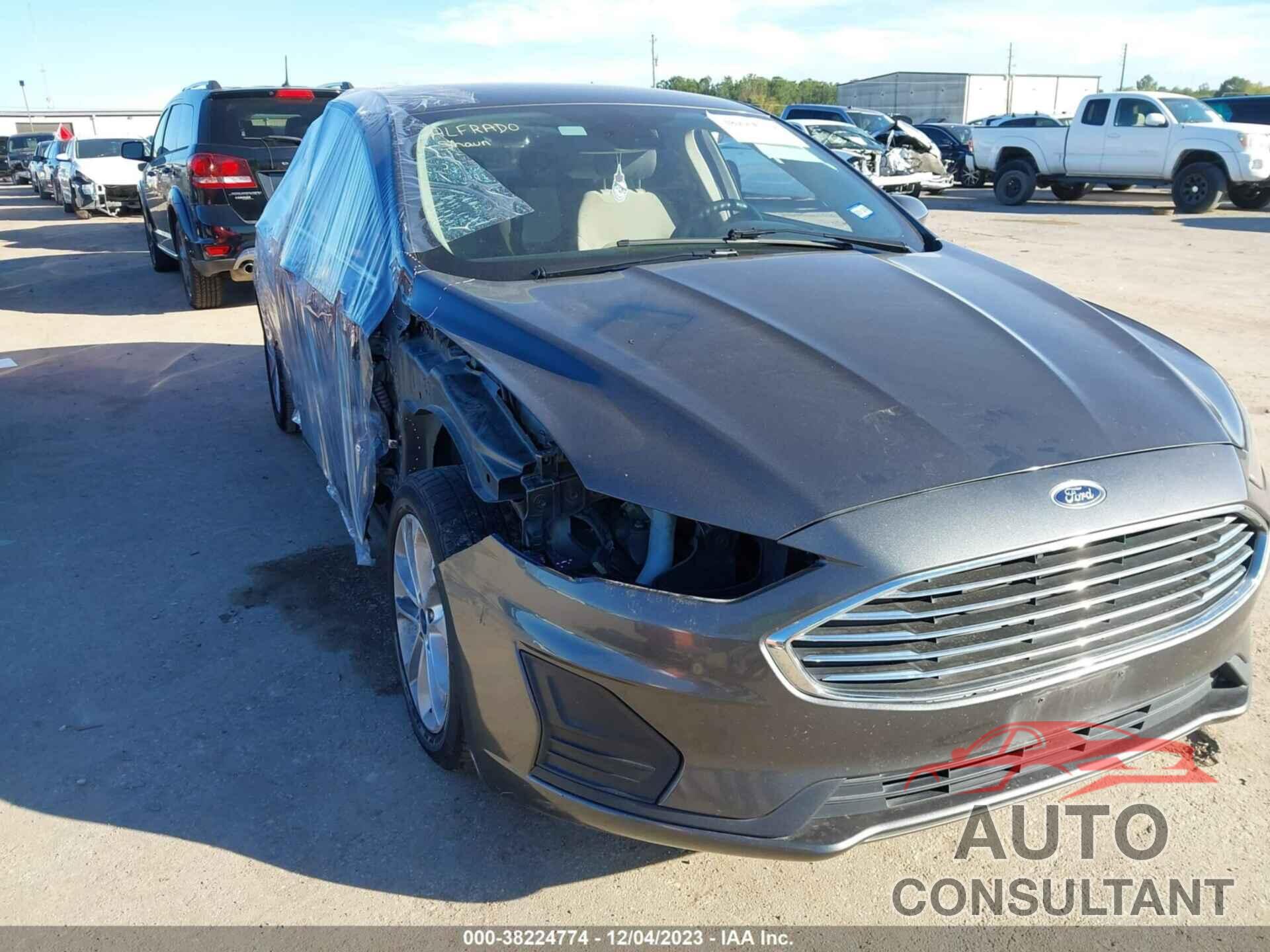 FORD FUSION HYBRID 2019 - 3FA6P0LU1KR262848