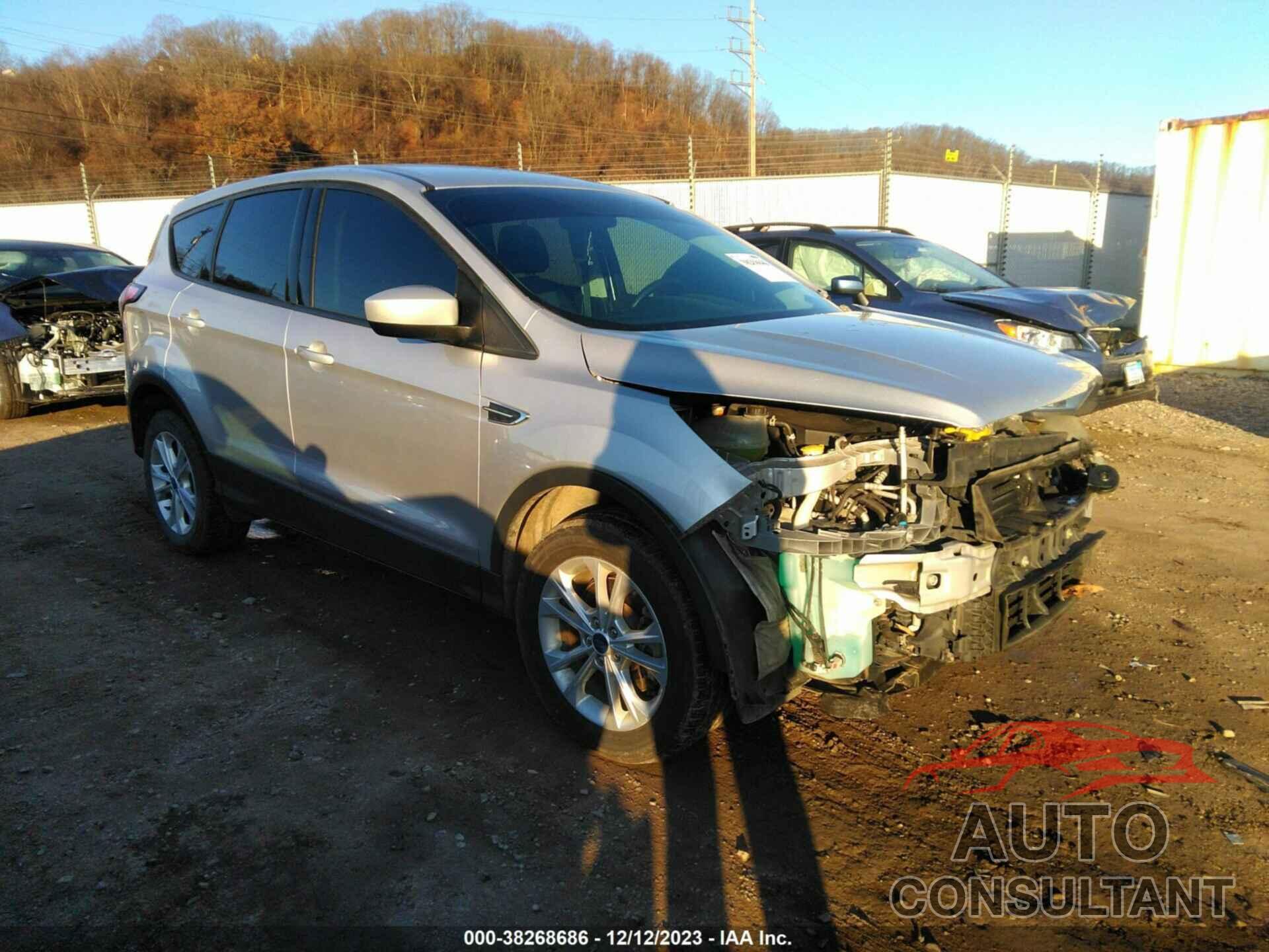 FORD ESCAPE 2017 - 1FMCU9GD2HUE24410