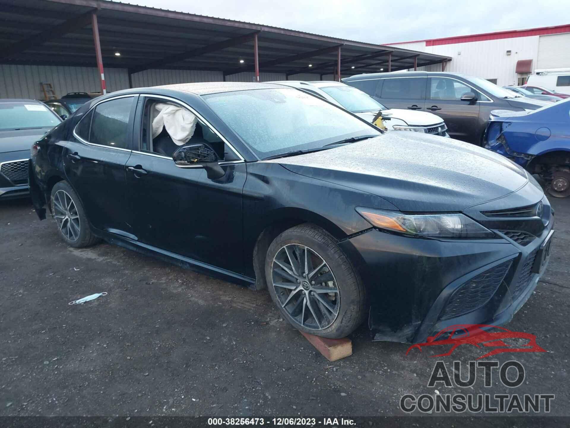 TOYOTA CAMRY 2022 - 4T1G11AK1NU710263