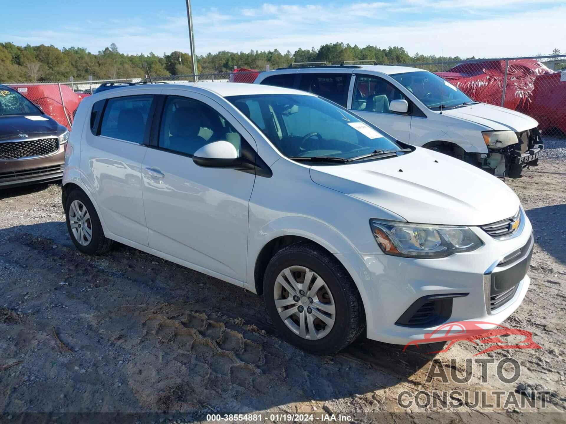 CHEVROLET SONIC 2017 - 1G1JG6SH0H4175903