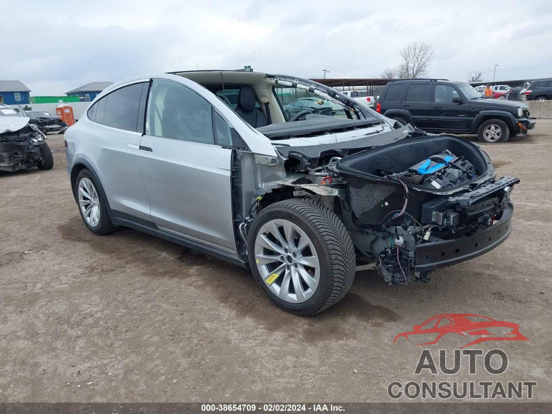 TESLA MODEL X 2016 - 5YJXCAE22GF002558