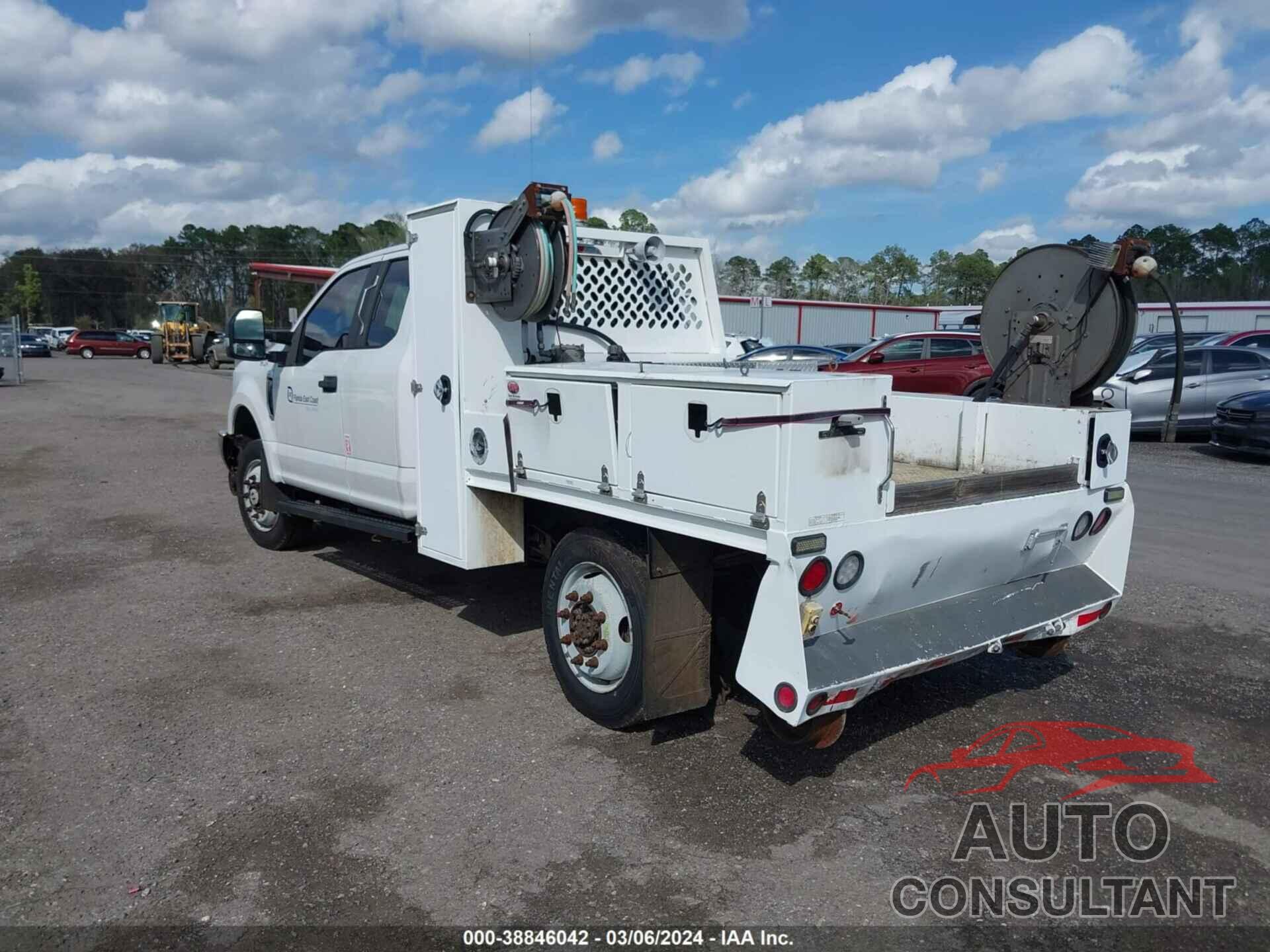 FORD F-350 2017 - 1FD7X3B6XHEC56668