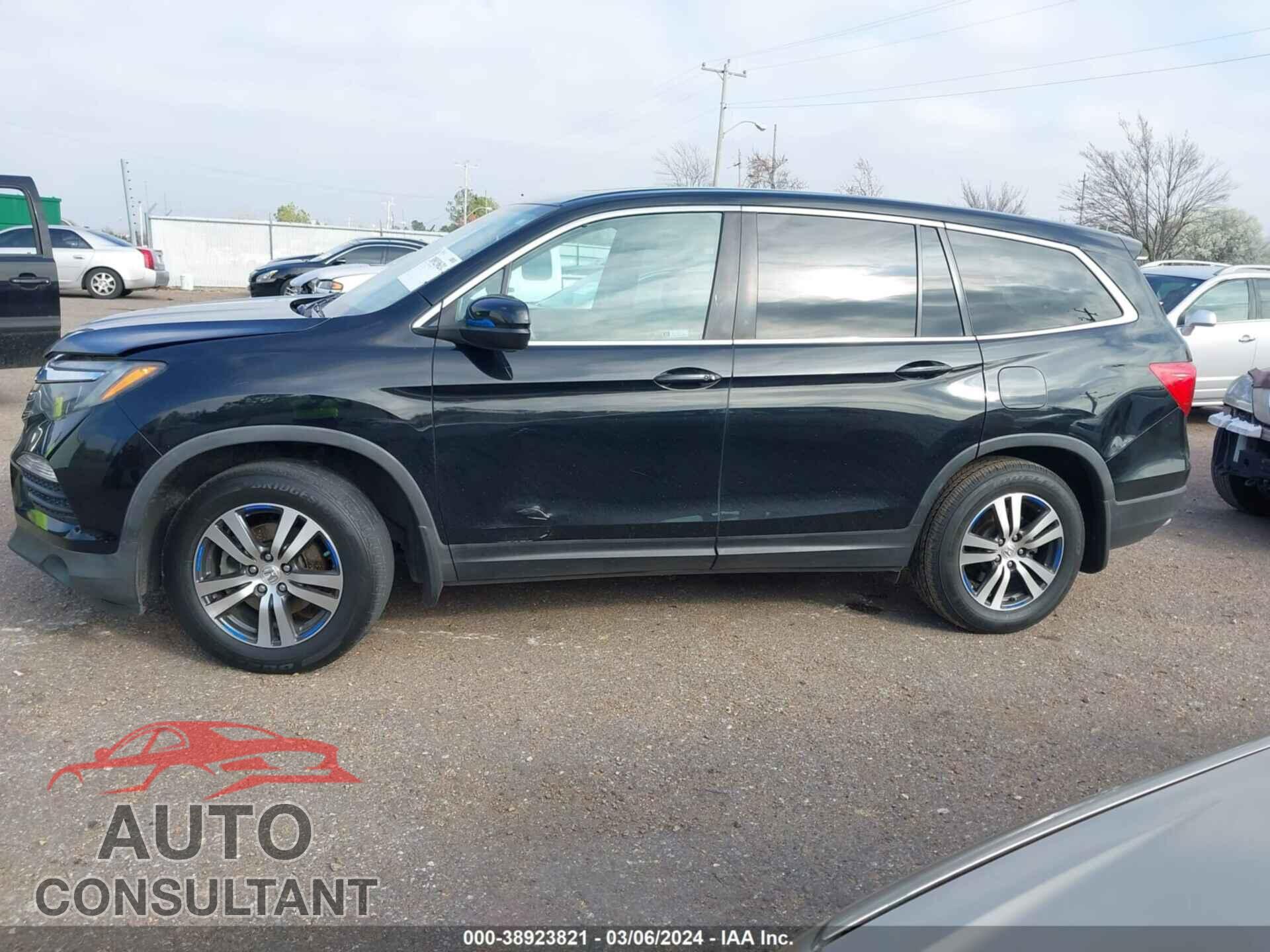 HONDA PILOT 2018 - 5FNYF5H51JB009095