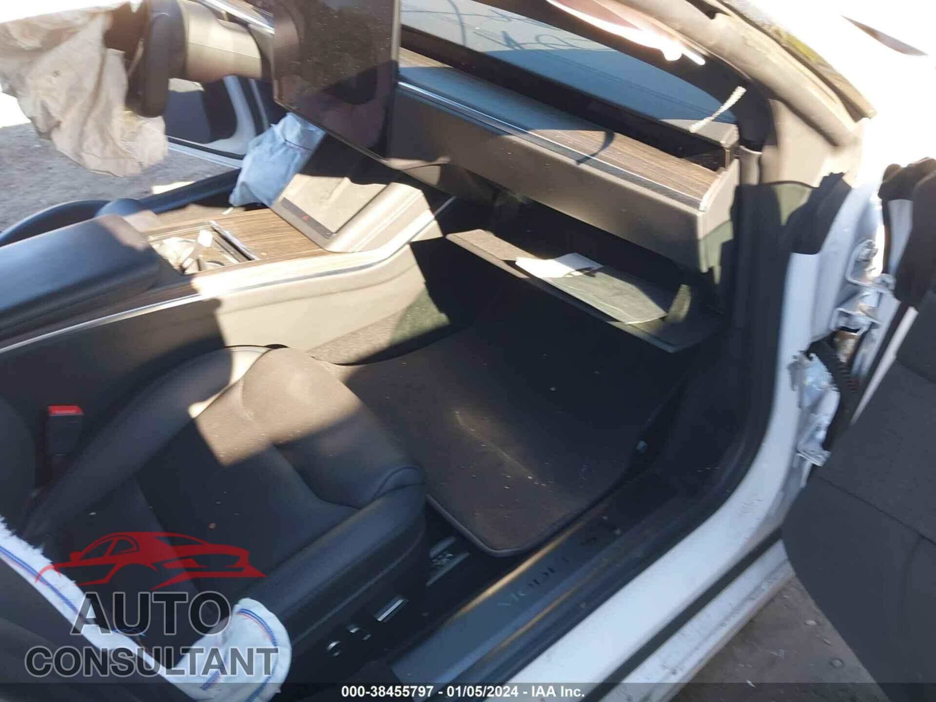 TESLA MODEL S 2023 - 5YJSA1E57PF498256