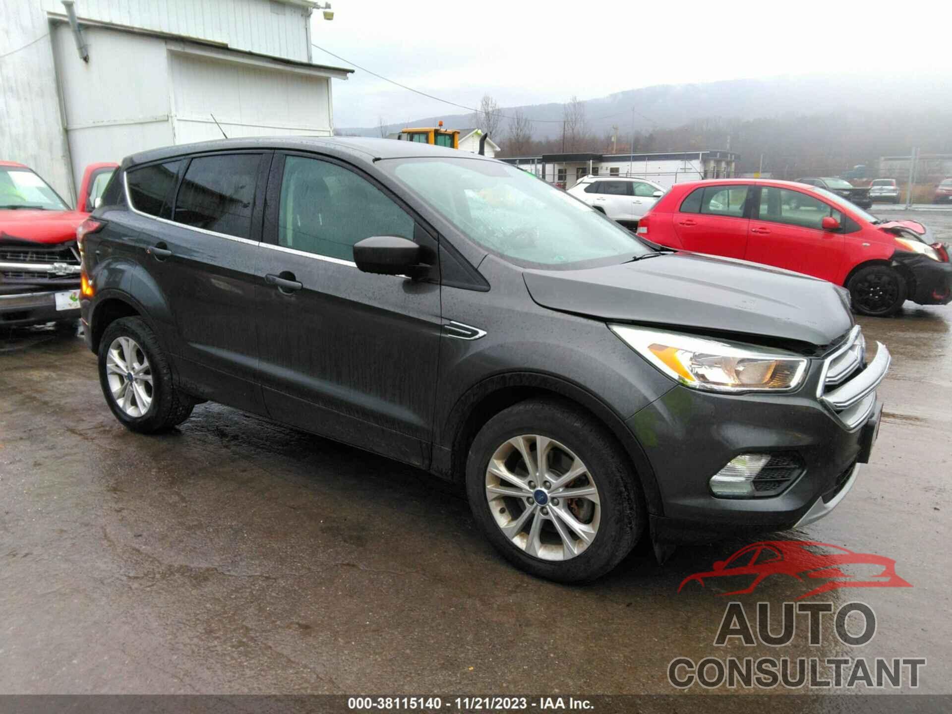 FORD ESCAPE 2017 - 1FMCU9GD2HUC16320