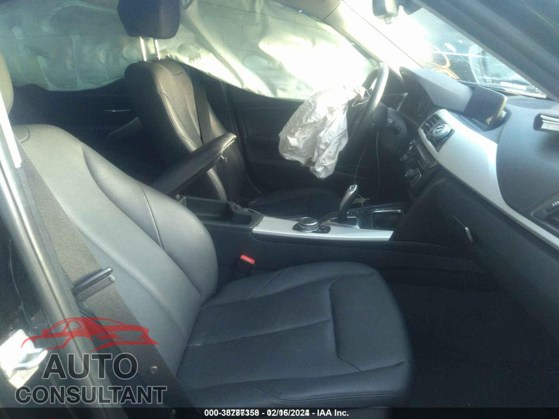 BMW 320I 2016 - WBA8E5G53GNU20977