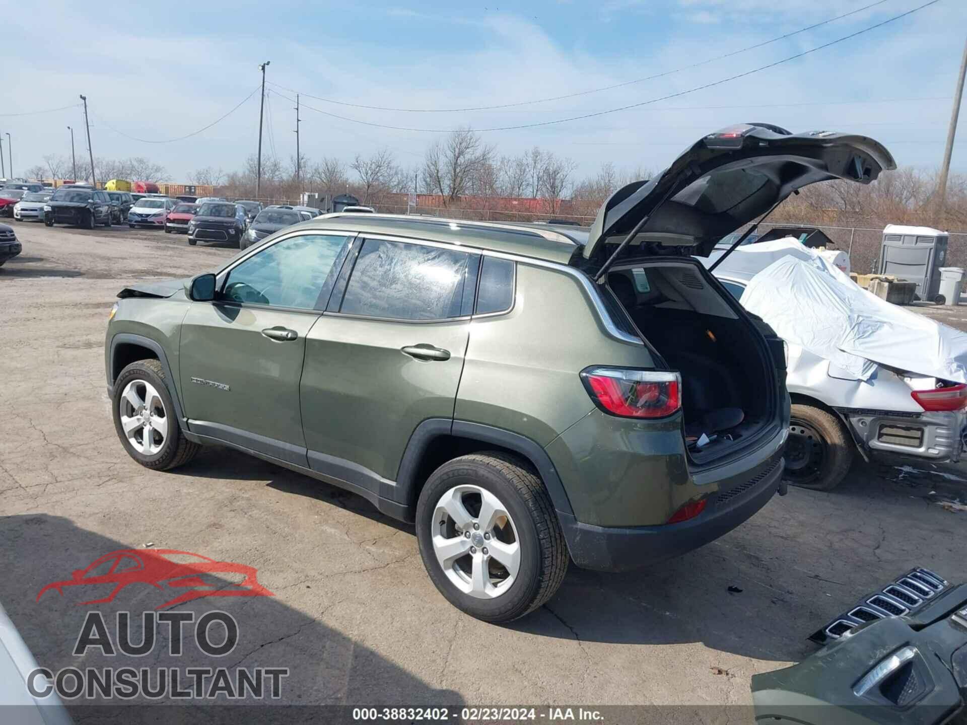 JEEP COMPASS 2018 - 3C4NJDBB2JT361212