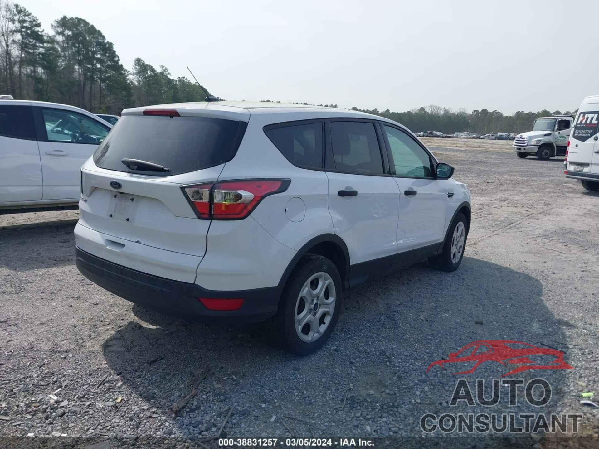 FORD ESCAPE 2017 - 1FMCU0F7XHUA68991