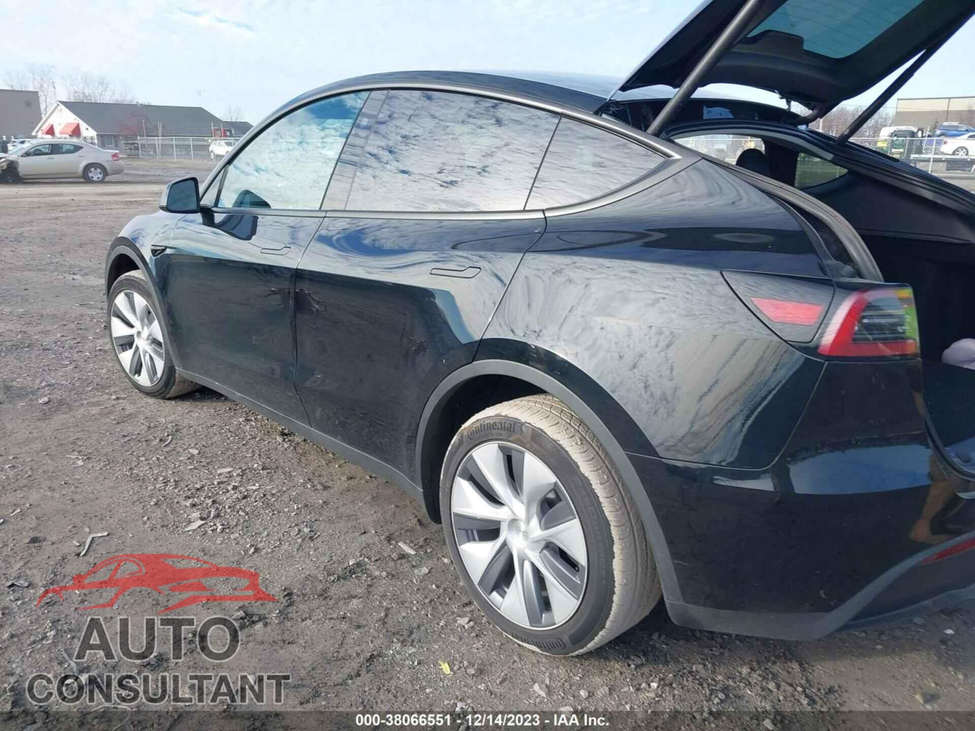 TESLA MODEL Y 2023 - 7SAYGDEEXPF844183