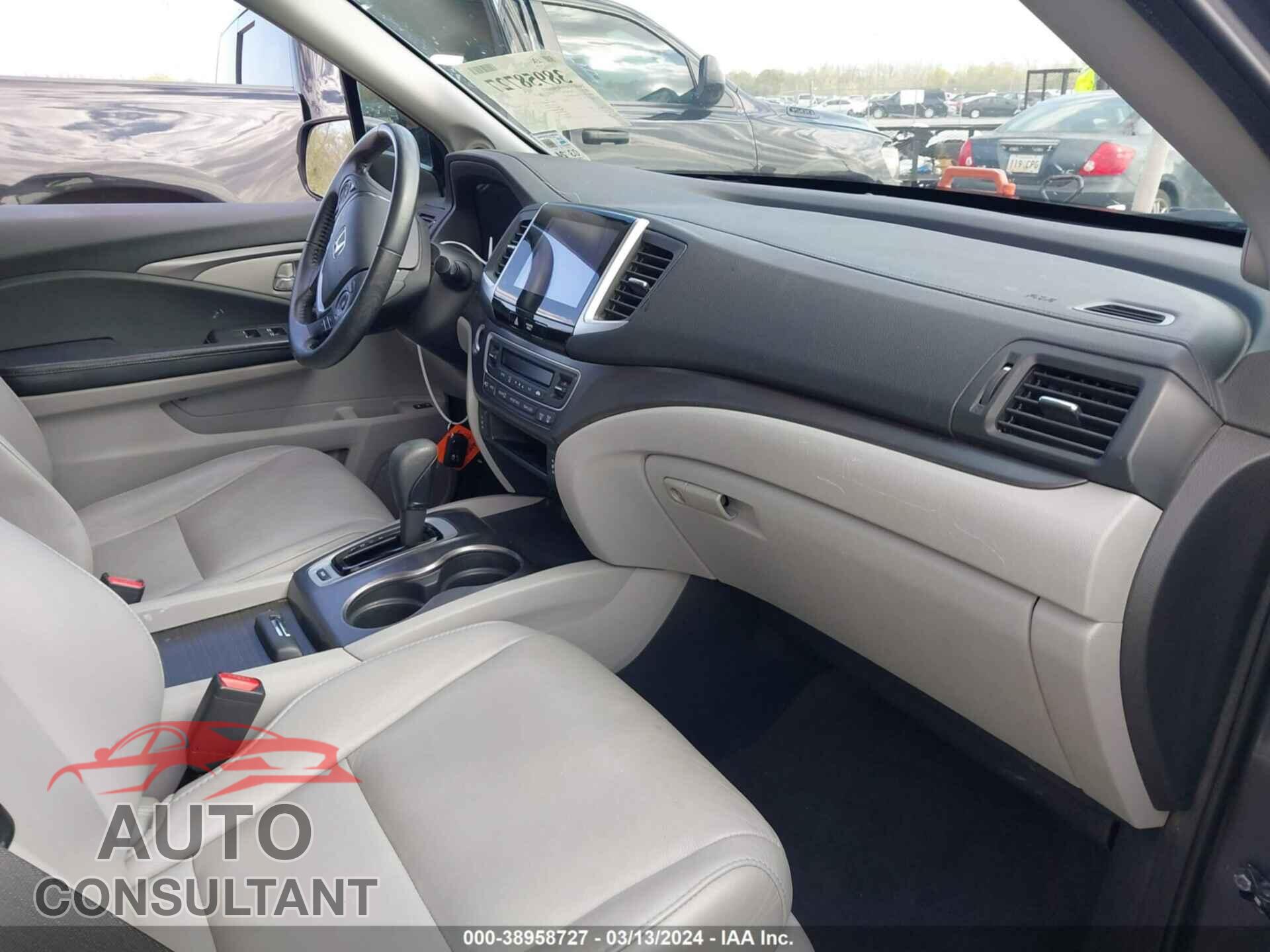 HONDA PILOT 2017 - 5FNYF5H59HB013163