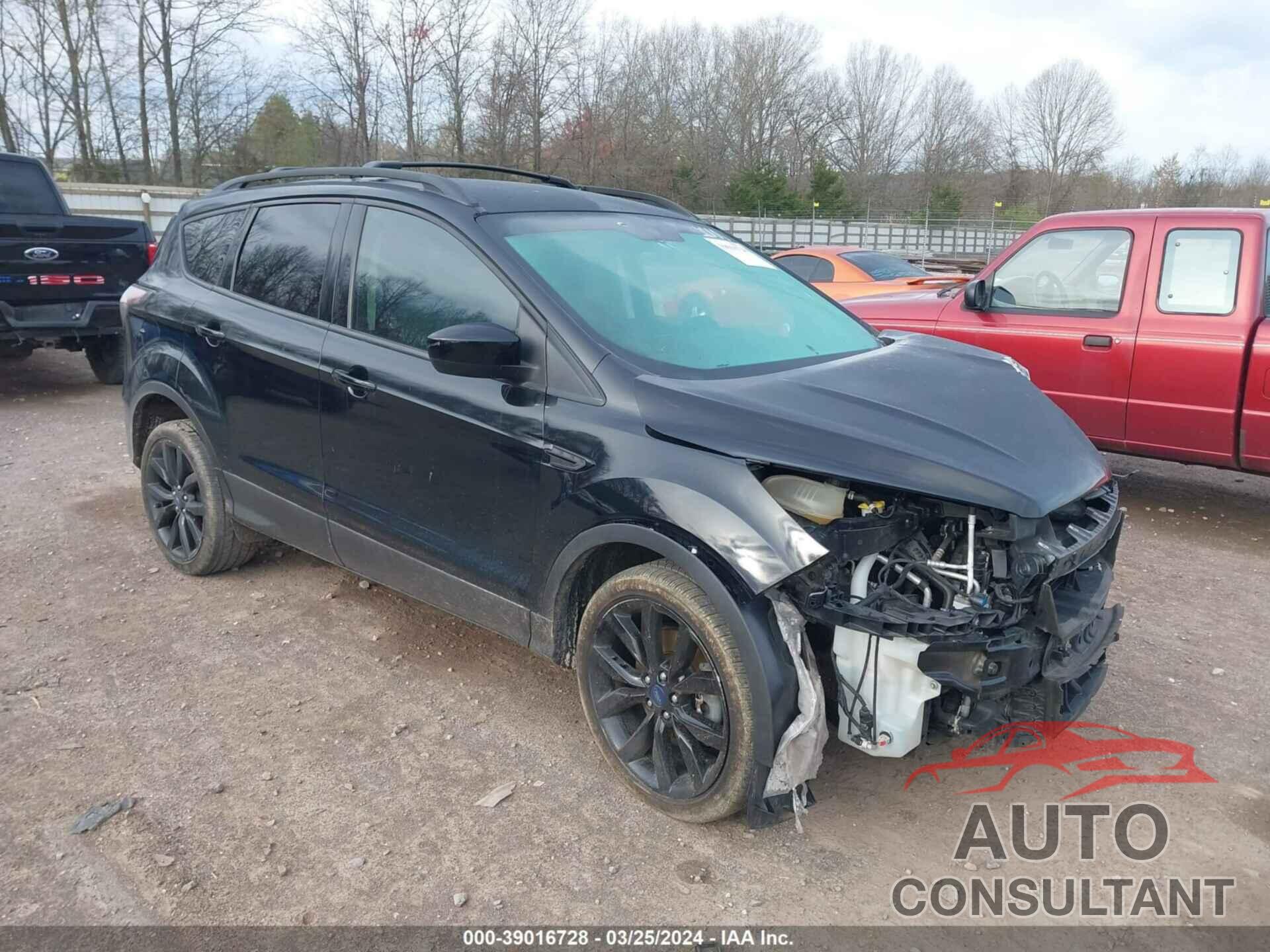 FORD ESCAPE 2017 - 1FMCU9GD6HUB42111