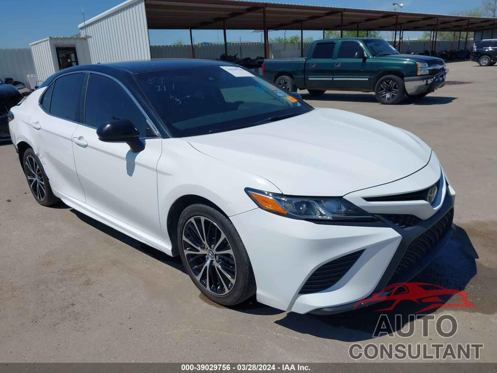 TOYOTA CAMRY 2018 - 4T1B11HK9JU656365