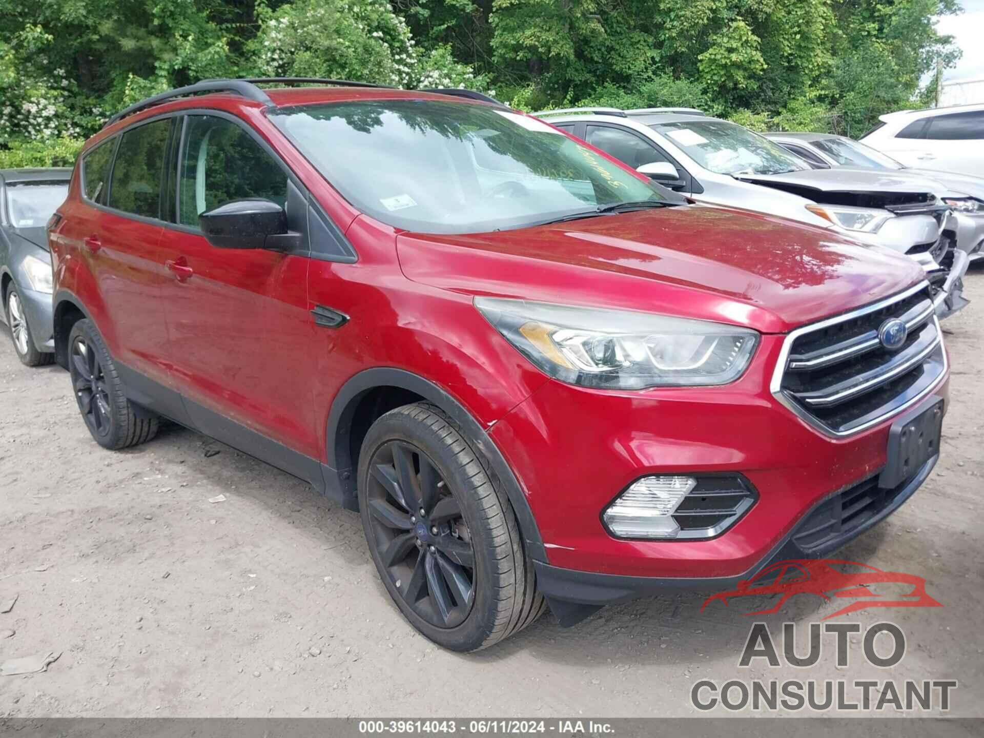 FORD ESCAPE 2017 - 1FMCU9G93HUE11404